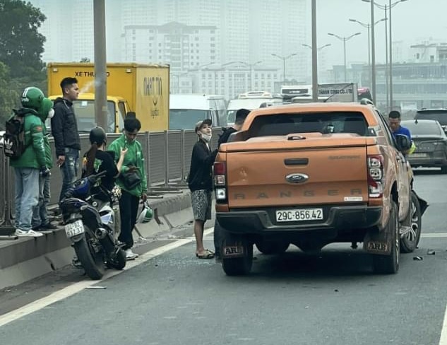 Bắt giữ tài xế xe bán tải bỏ chạy, gây tai nạn khắp Hà Nội- Ảnh 3.