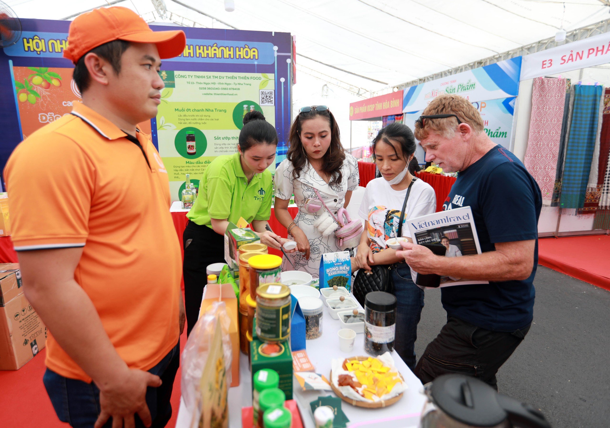 Sản phẩm OCOP 'đổ bộ' về TP.HCM tại Hội Báo toàn quốc 2024- Ảnh 8.