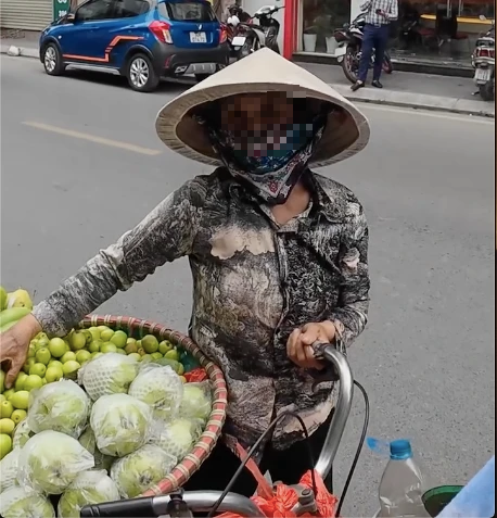 Xem nhanh 20h ngày 17.3: Hàng rong 'hét giá' khách Tây ở Hà Nội | Diễn biến vụ Công ty Sen Vàng bị kiện- Ảnh 1.