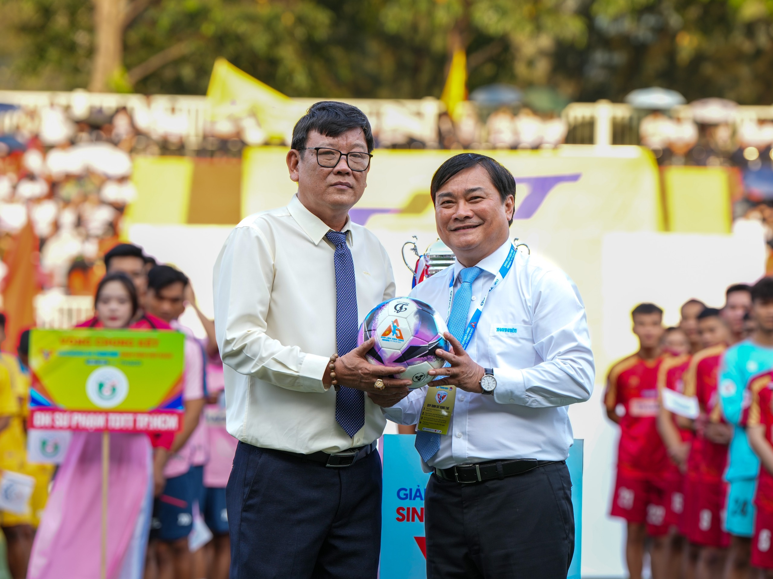 Lễ khai mạc VCK TNSV THACO Cup 2024: 'Đón chờ những trận cầu hấp dẫn'- Ảnh 1.