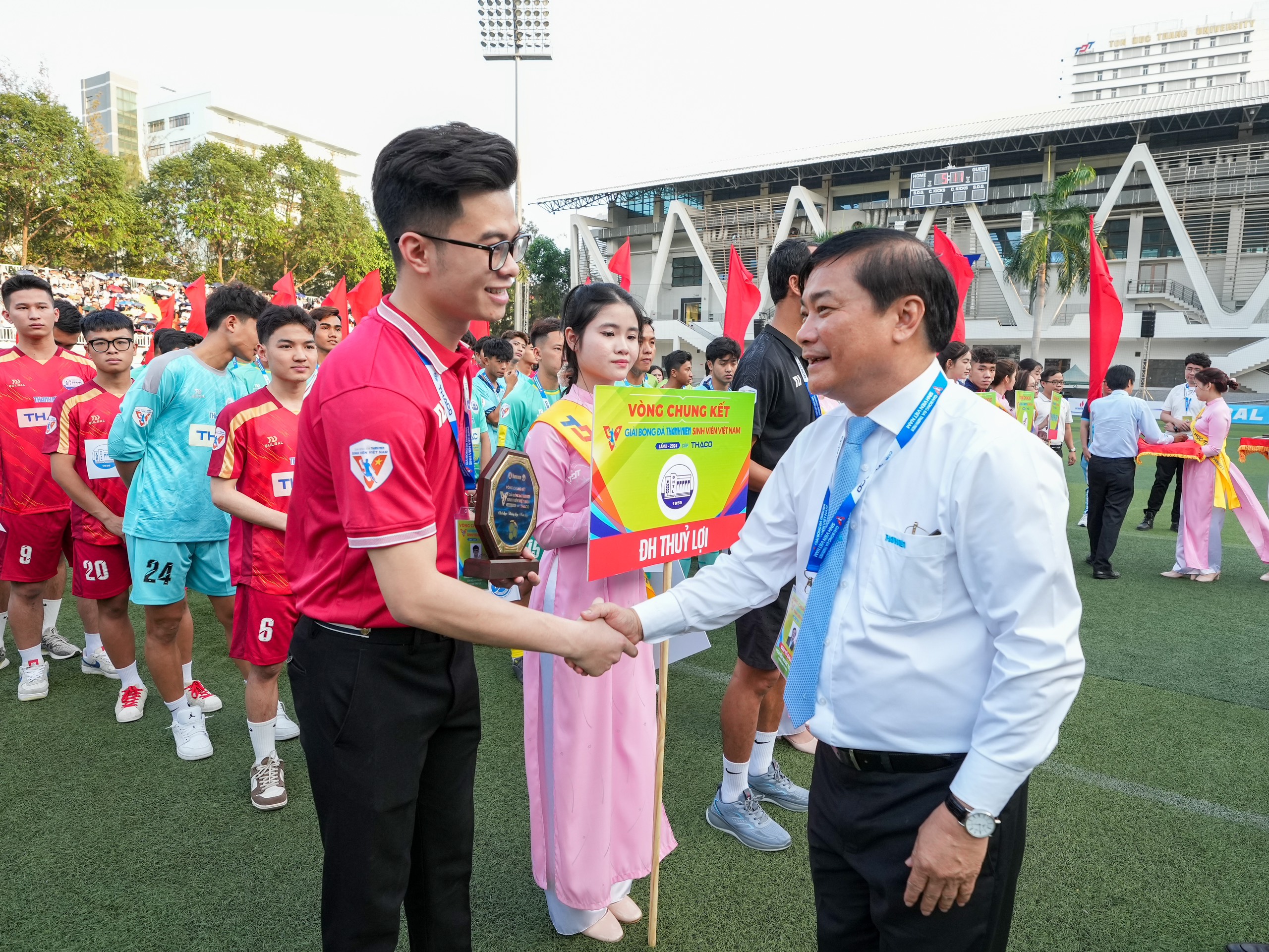 Lễ khai mạc VCK đậm sắc màu, hành trình chinh phục ngôi vô địch hứa hẹn kịch tính- Ảnh 2.