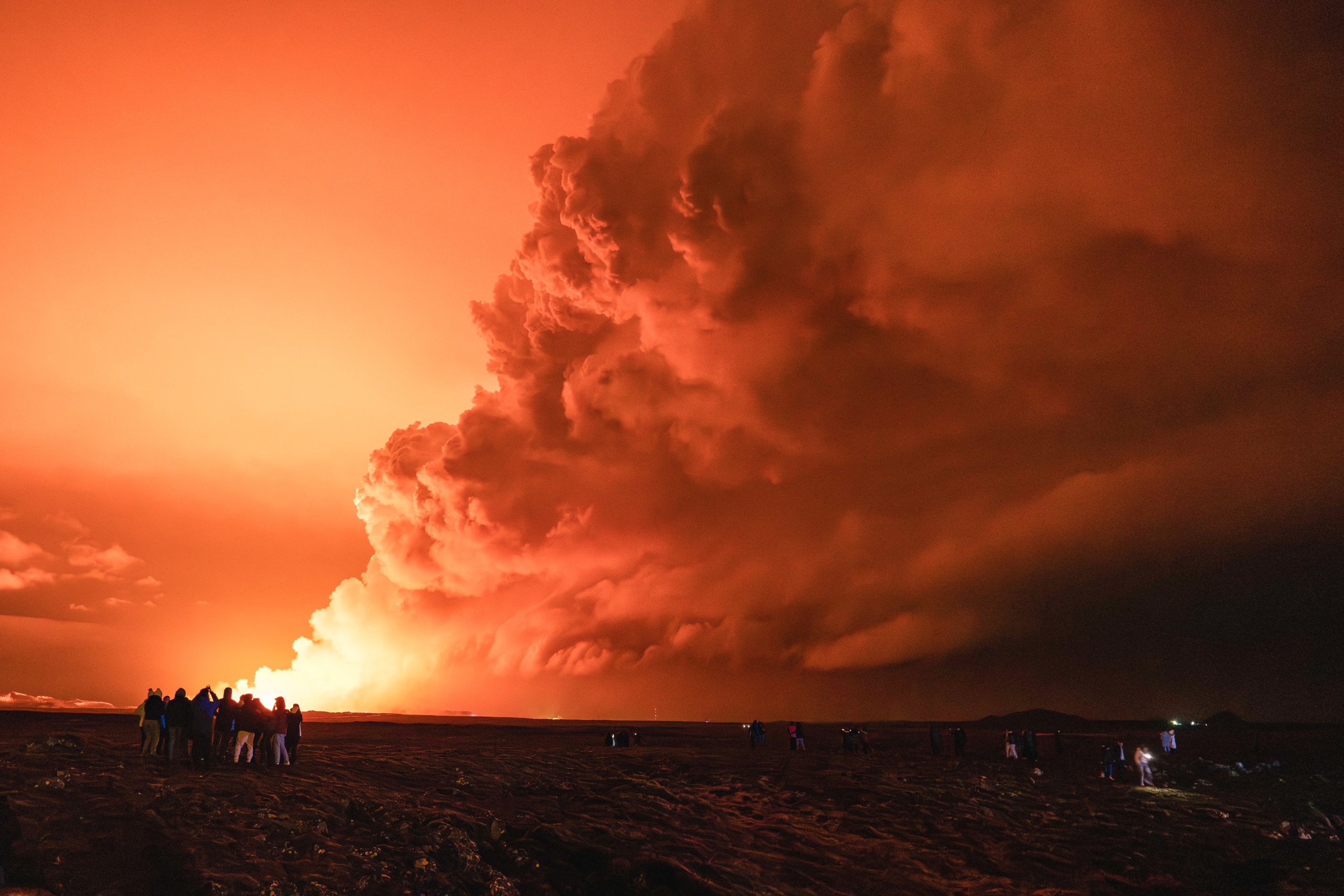 Bầu trời 'rực cháy' trong đêm núi lửa phun trào ở Iceland- Ảnh 7.