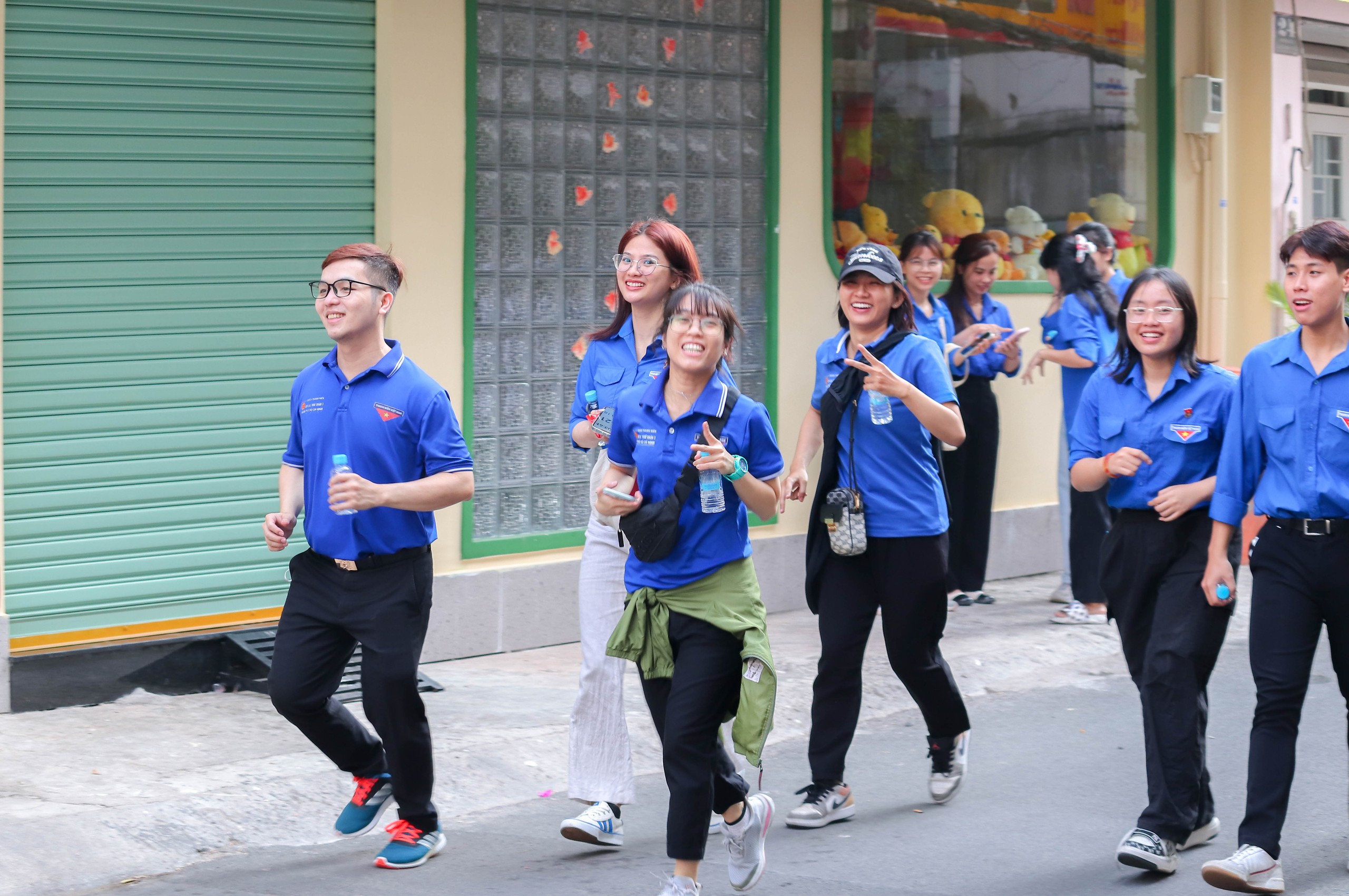 Người trẻ xuống đường chạy bộ vì cộng đồng- Ảnh 1.