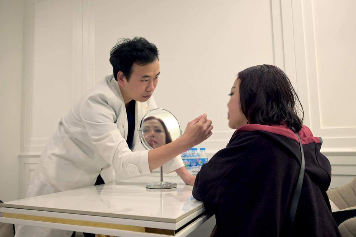 Bác sĩ Tuấn Nguyễn tư vấn những điều cần lưu ý khi nâng mũi- Ảnh 2.