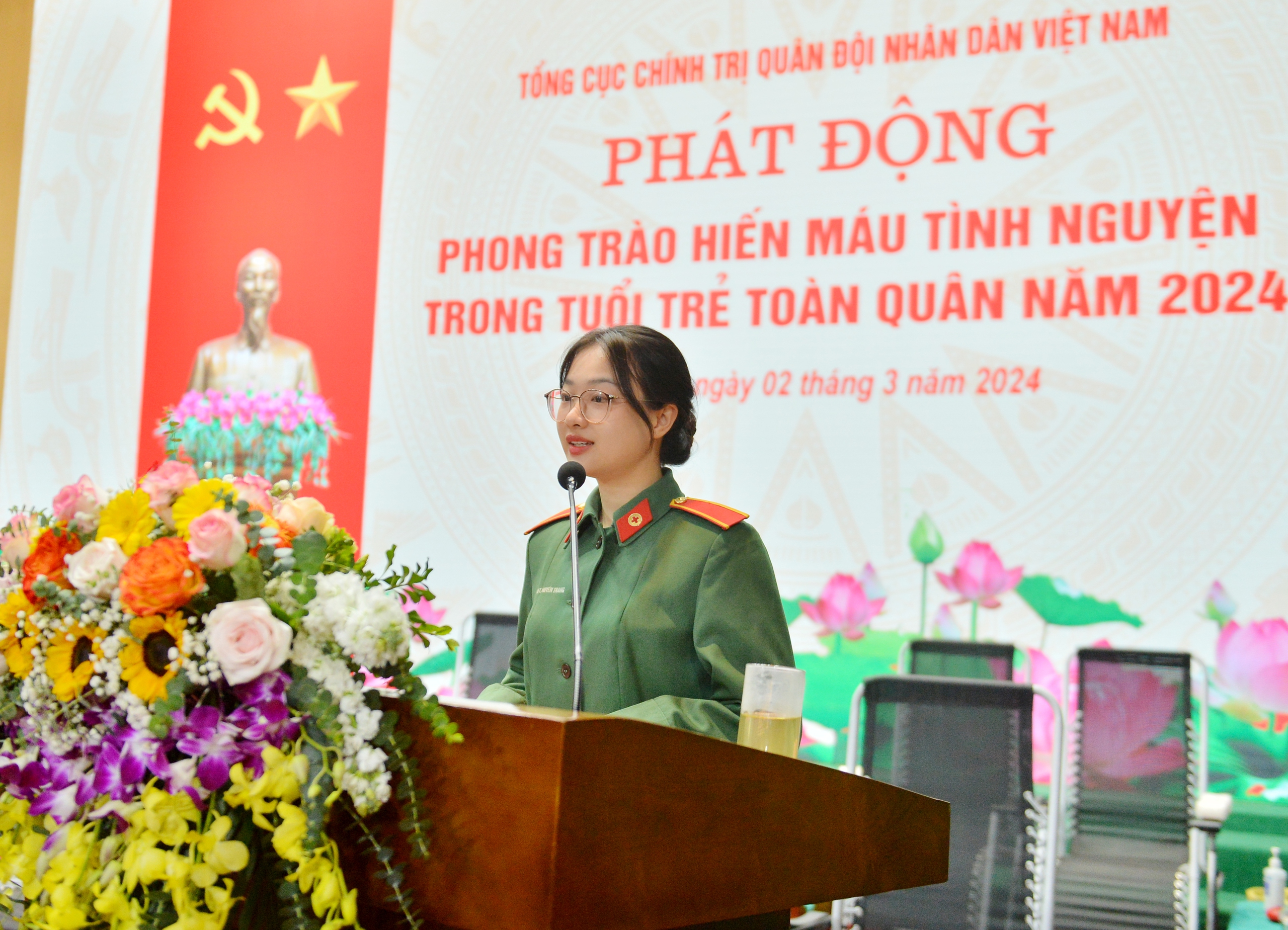 Trung tướng Nguyễn Văn Gấu: 'Đoàn viên trong quân đội luôn hăng hái hiến máu tình nguyện'- Ảnh 3.