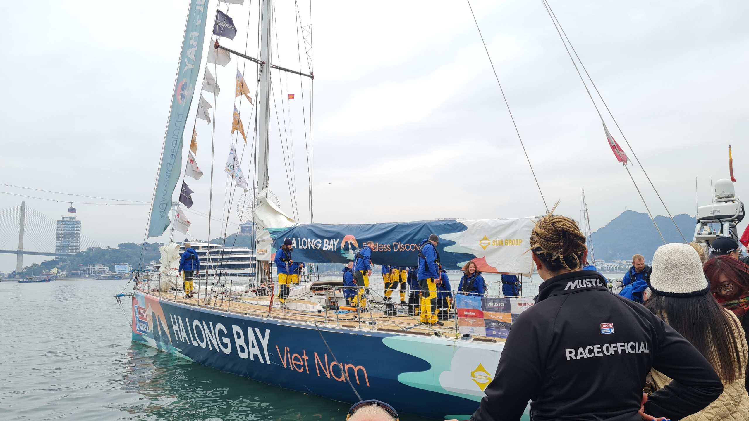 Mãn nhãn cảnh đoàn đua thuyền buồm Clipper Race diễu hành quanh vịnh Hạ Long- Ảnh 8.