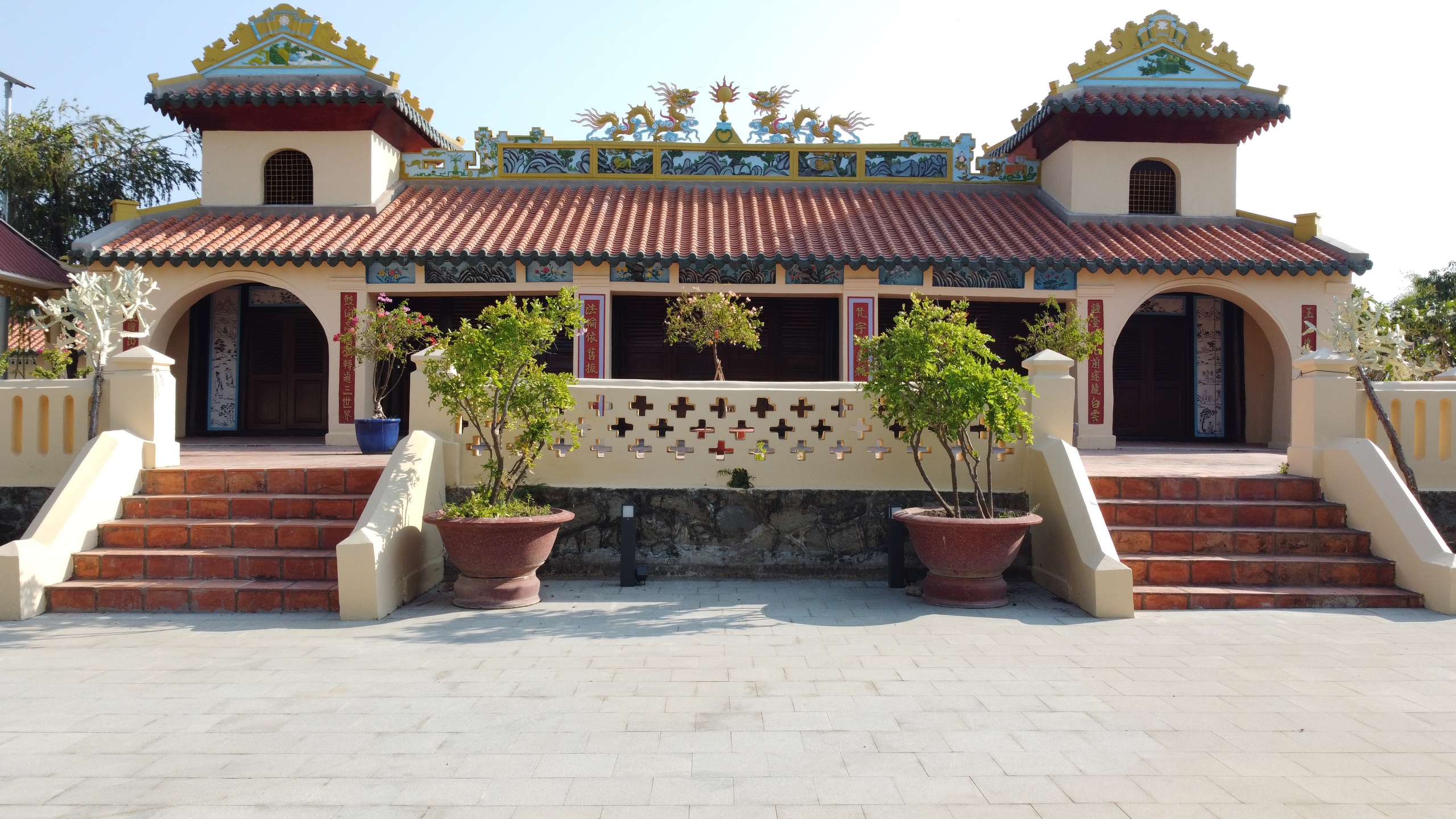 Đến lễ hội Dinh Cô, nhớ tham quan chùa Long Bàn, ghé Tổ đình Thiên Thai