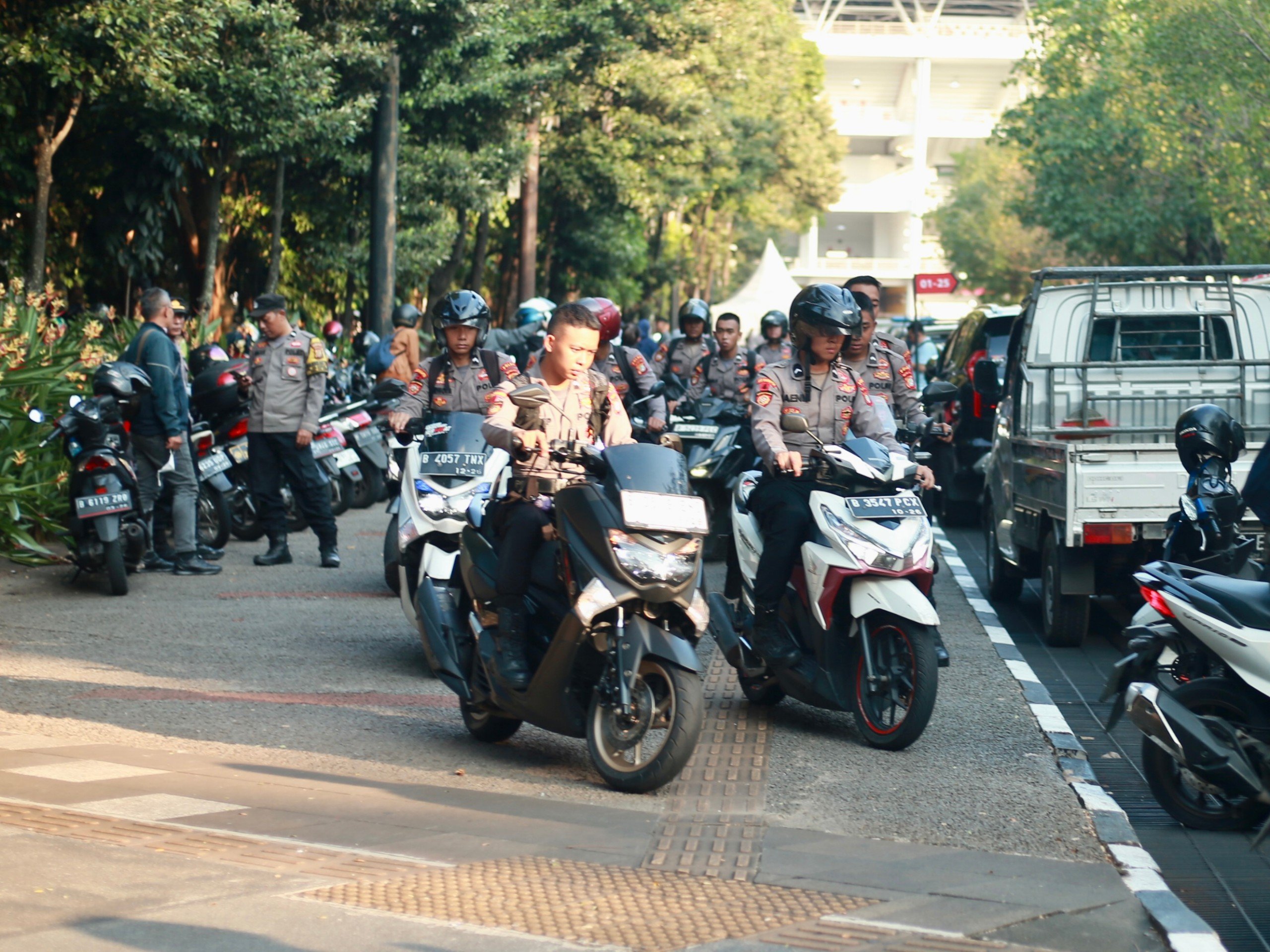 Indonesia huy động 2.500 cảnh sát bảo vệ đội tuyển Việt Nam và trận đấu nóng tại Bung Karno- Ảnh 6.