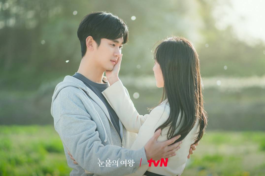 Sự trở lại ấn tượng của Kim Soo Hyun trong 'Nữ hoàng nước mắt'- Ảnh 8.