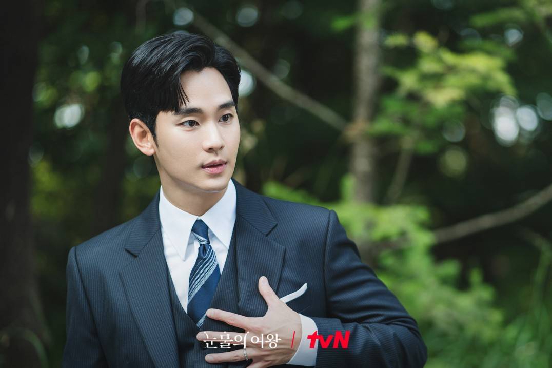 Sự trở lại ấn tượng của Kim Soo Hyun trong 'Nữ hoàng nước mắt'- Ảnh 5.