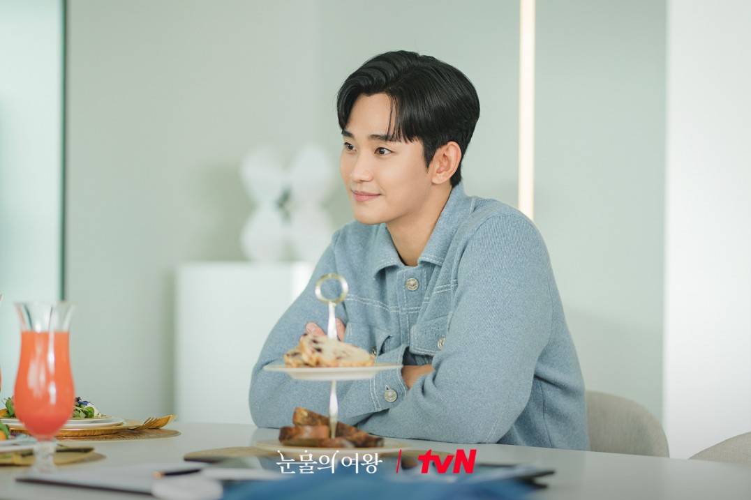 Sự trở lại ấn tượng của Kim Soo Hyun trong 'Nữ hoàng nước mắt'- Ảnh 11.