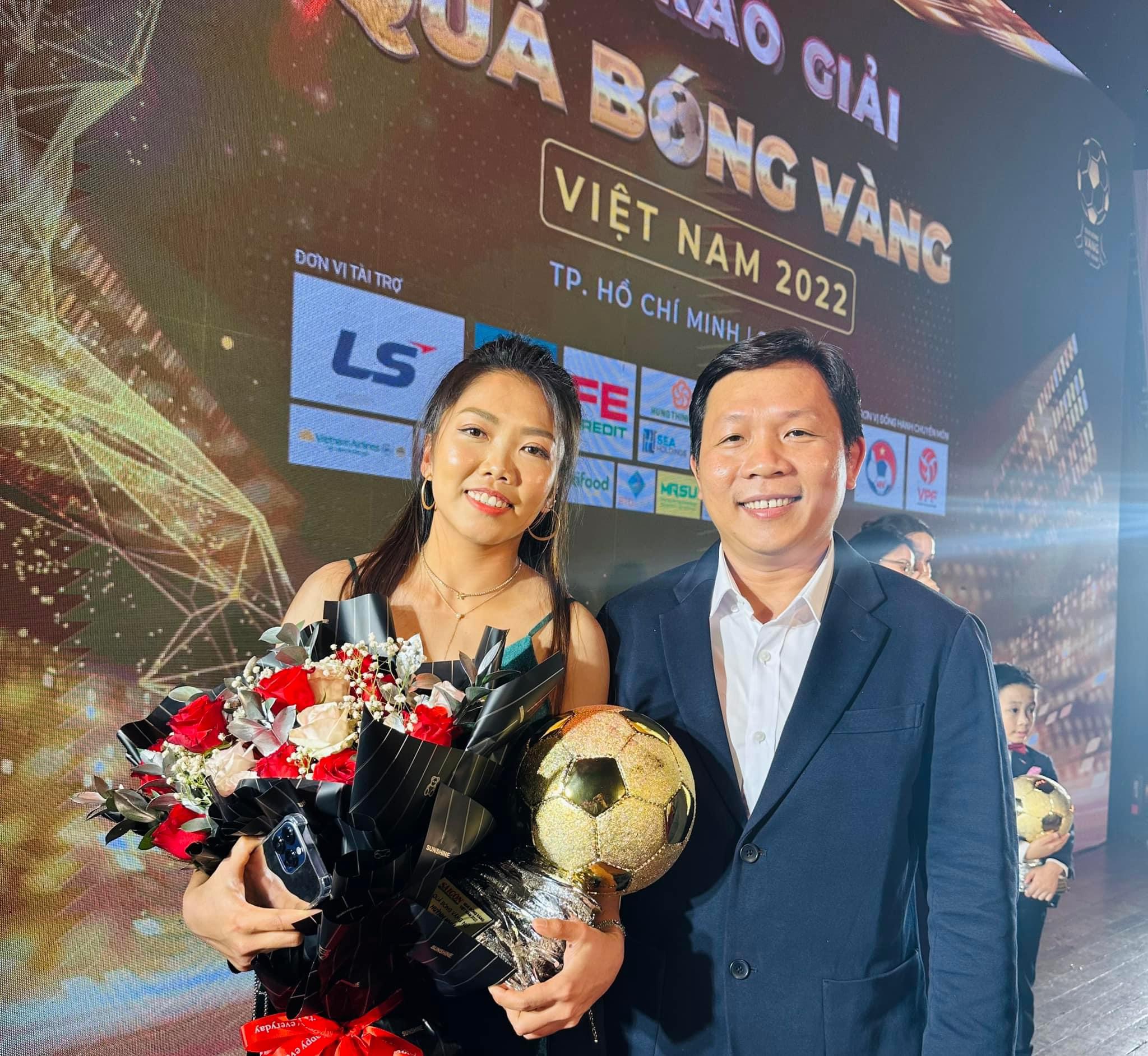 Huỳnh Như trong lễ trao Quả bóng vàng Việt Nam