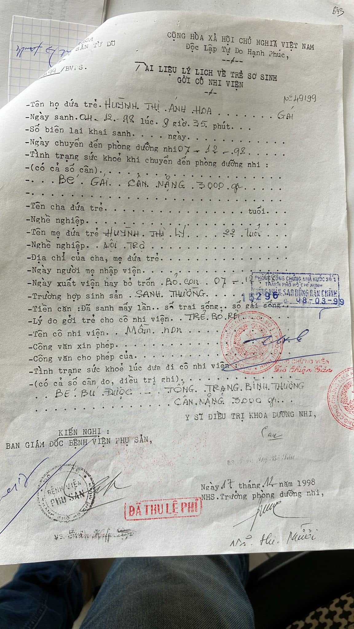 Cô gái Bỉ đến TP.HCM tìm mẹ ruột: Cầm kết quả xét nghiệm ADN, Clara bật khóc- Ảnh 3.