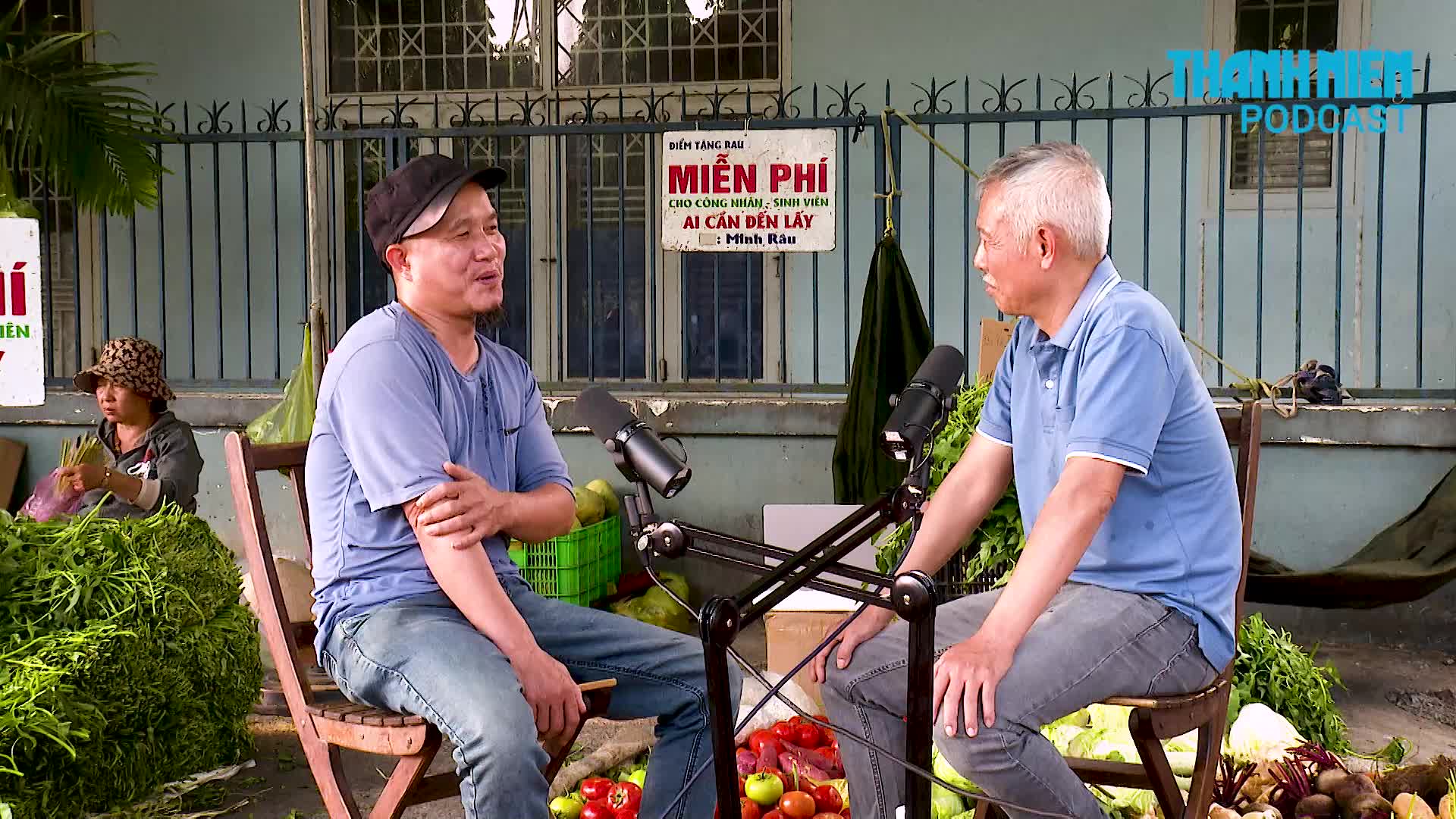 Giáo sư ngồi bán rau và tranh luận cùng Minh Râu Bán Rau | Đối thoại Trương Nguyện Thành số 6- Ảnh 1.