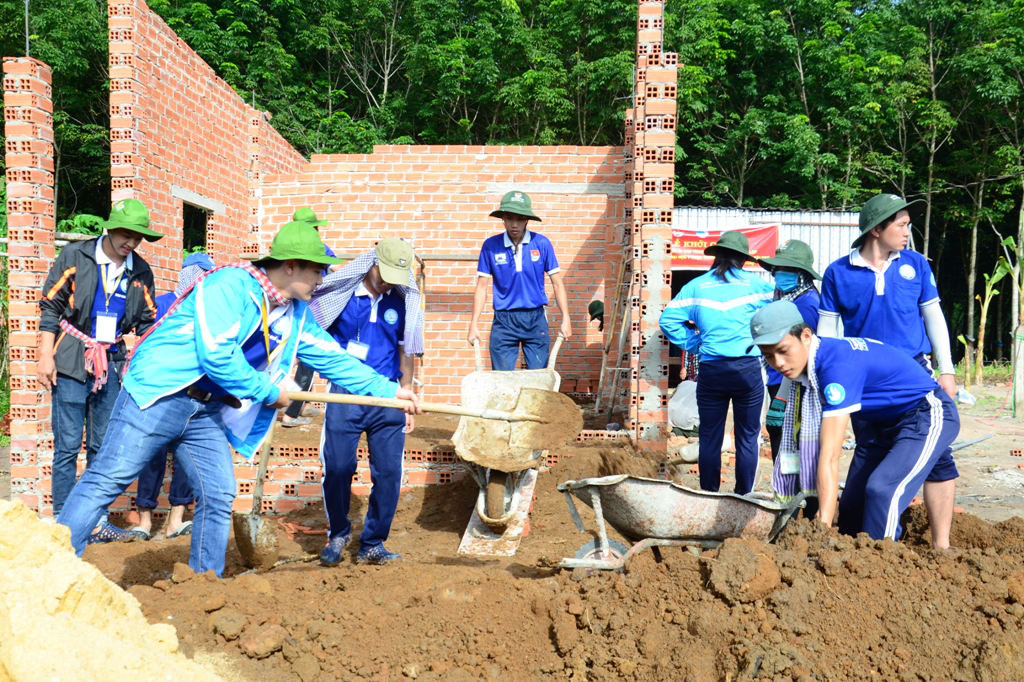 Đoàn góp phần to lớn vào xây dựng nông thôn mới- Ảnh 1.