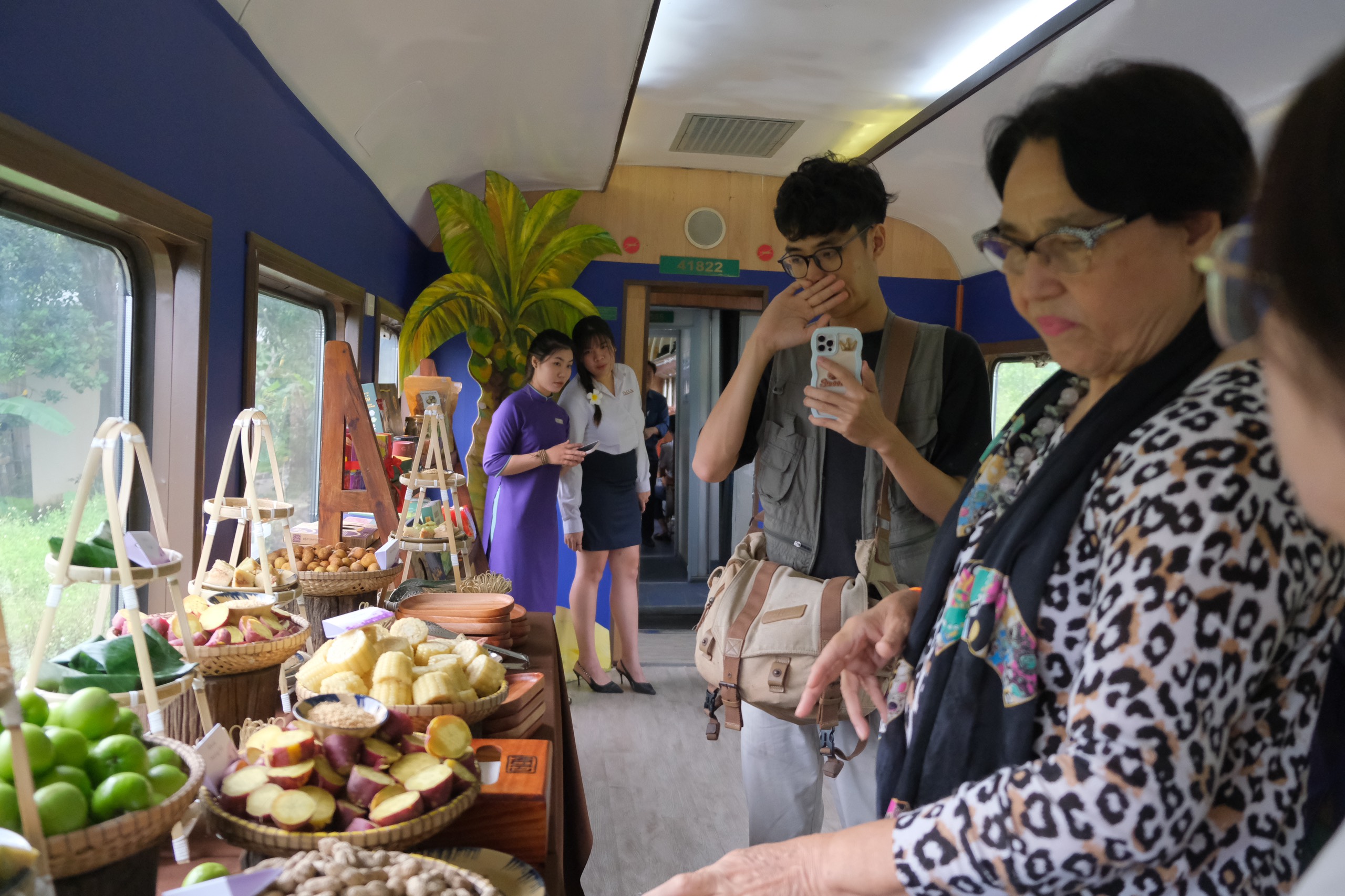 'Giải mã' sức hút chuyến tàu hỏa quen thuộc của người Đà Nẵng - Huế- Ảnh 9.