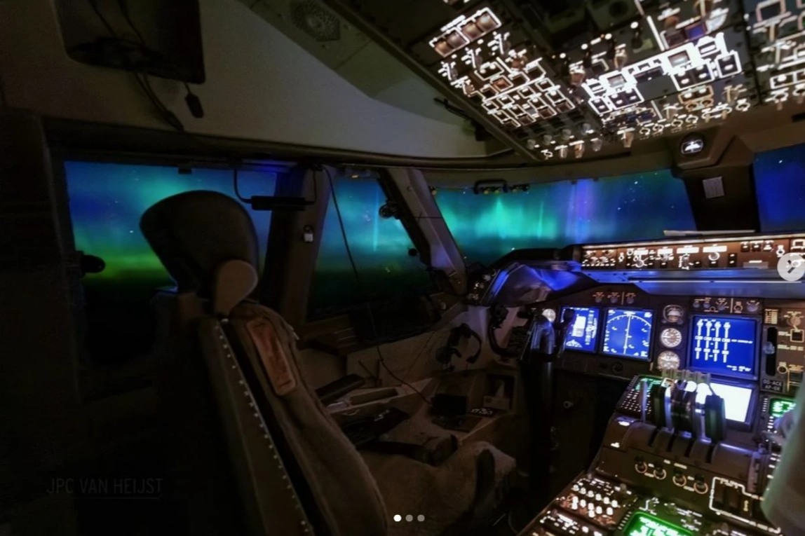Phi công chụp được cảnh tượng 'choáng váng' từ cửa sổ máy bay- Ảnh 2.