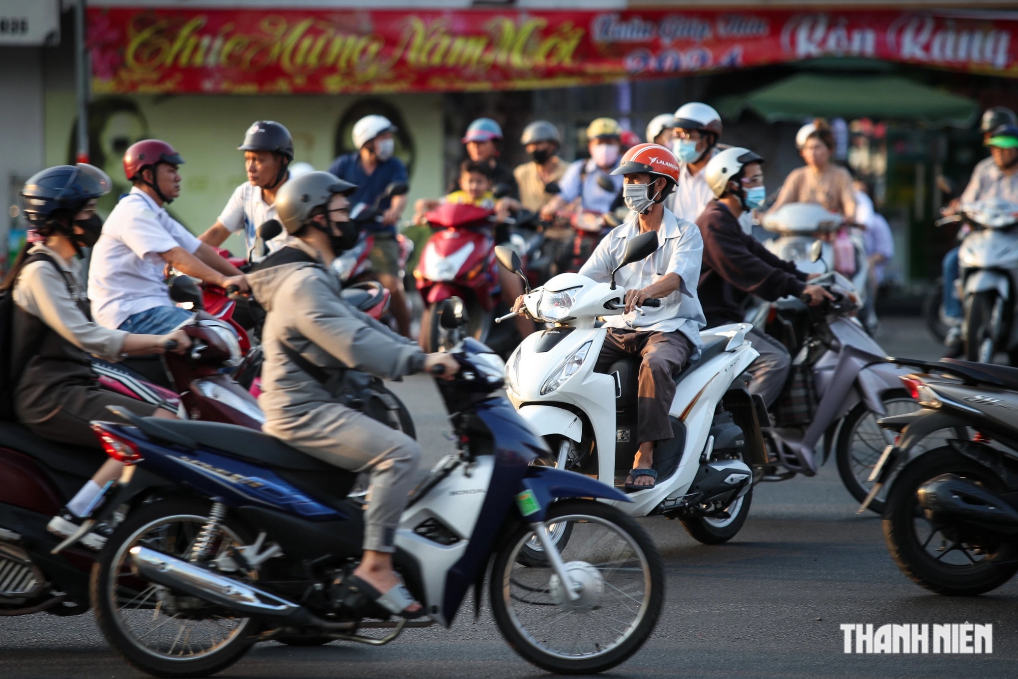 Đèn đỏ ở vòng xoay khiến nhiều tài xế bất ngờ bị CSGT TP.HCM phạt đã được dỡ bỏ- Ảnh 10.