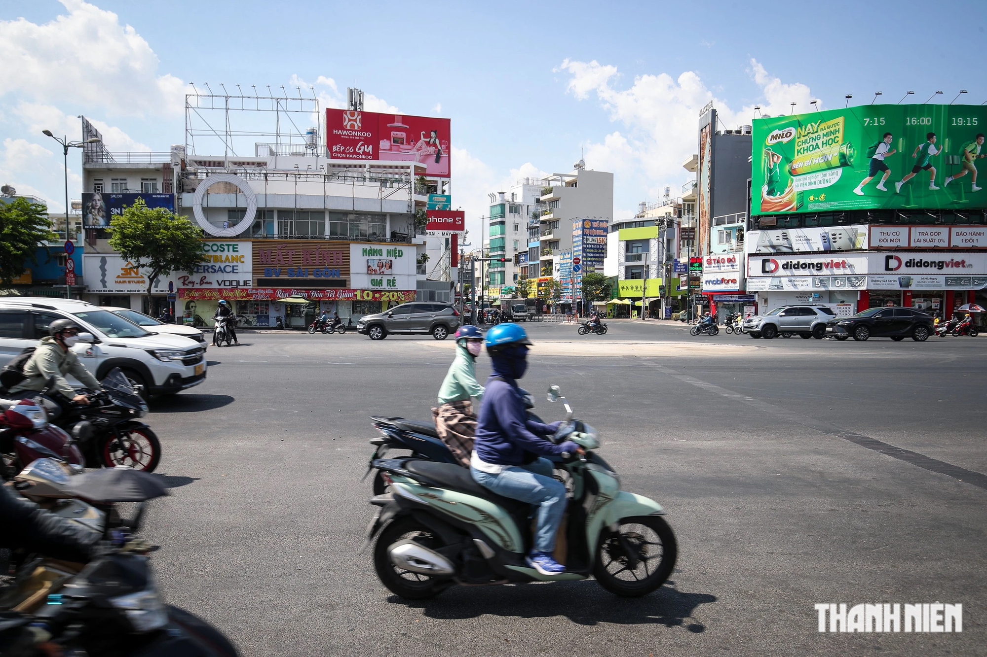 Đèn đỏ ở vòng xoay khiến nhiều tài xế bất ngờ bị CSGT TP.HCM phạt đã được dỡ bỏ- Ảnh 2.