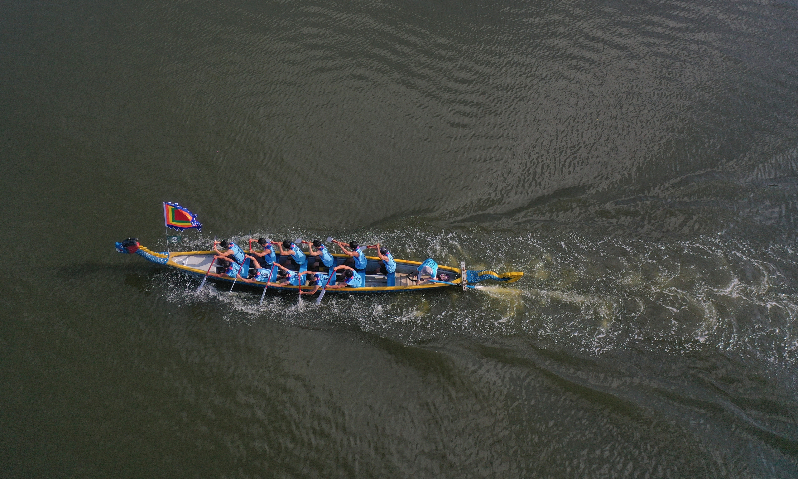 Bình Định: Các đội đua thuyền bám đuổi quyết liệt trên hồ Đống Đa- Ảnh 6.