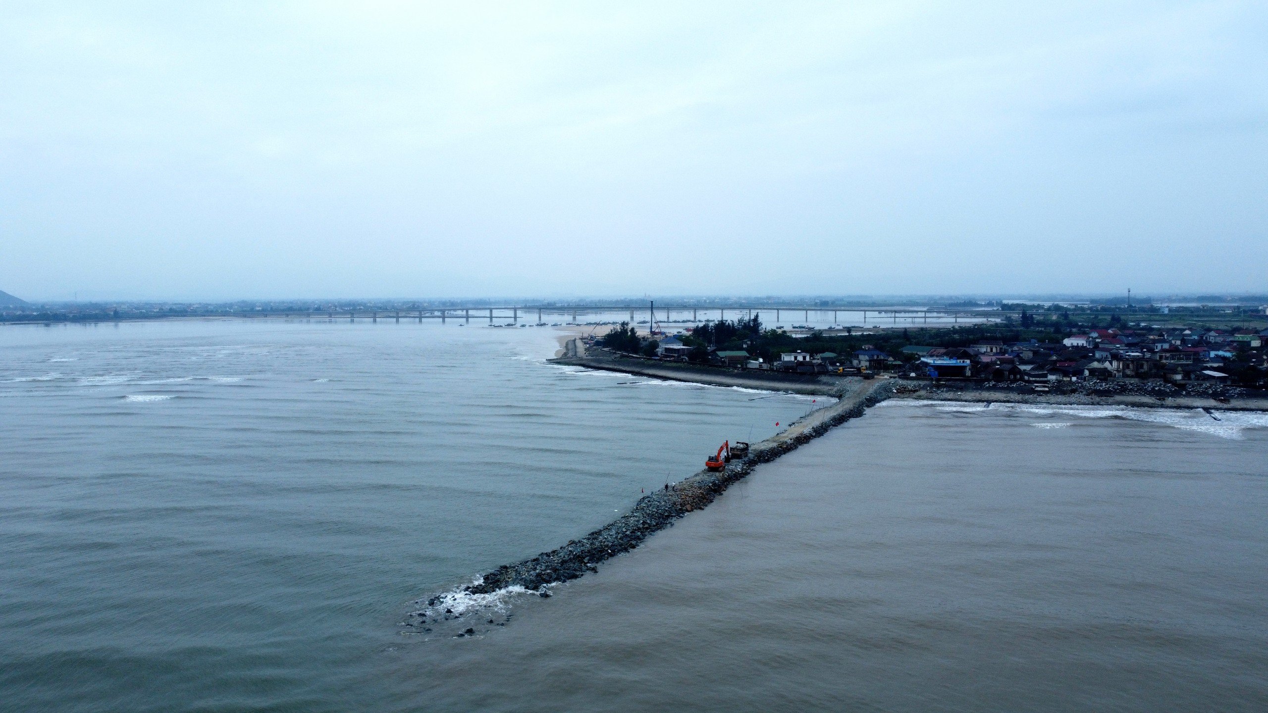 Cận cảnh công trường cảng cá Cửa Nhượng 280 tỉ- Ảnh 3.