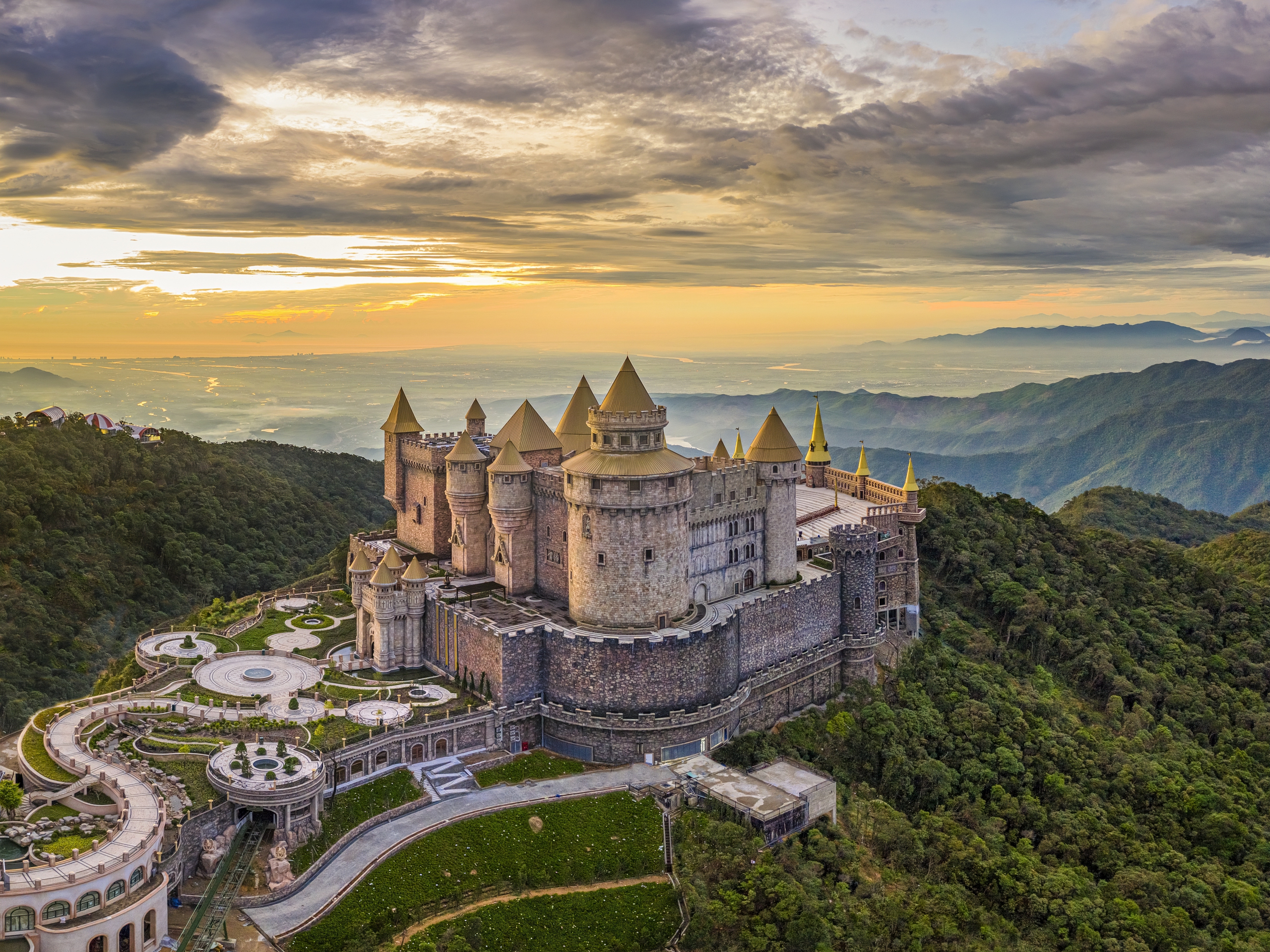 Lâu đài Mặt trăng tại Sun World Ba Na Hills