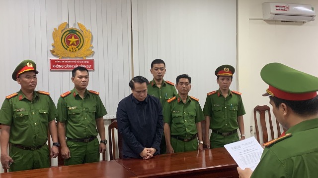 Xét xử trực tuyến vụ sai phạm tại Cục Đăng kiểm Việt Nam- Ảnh 1.