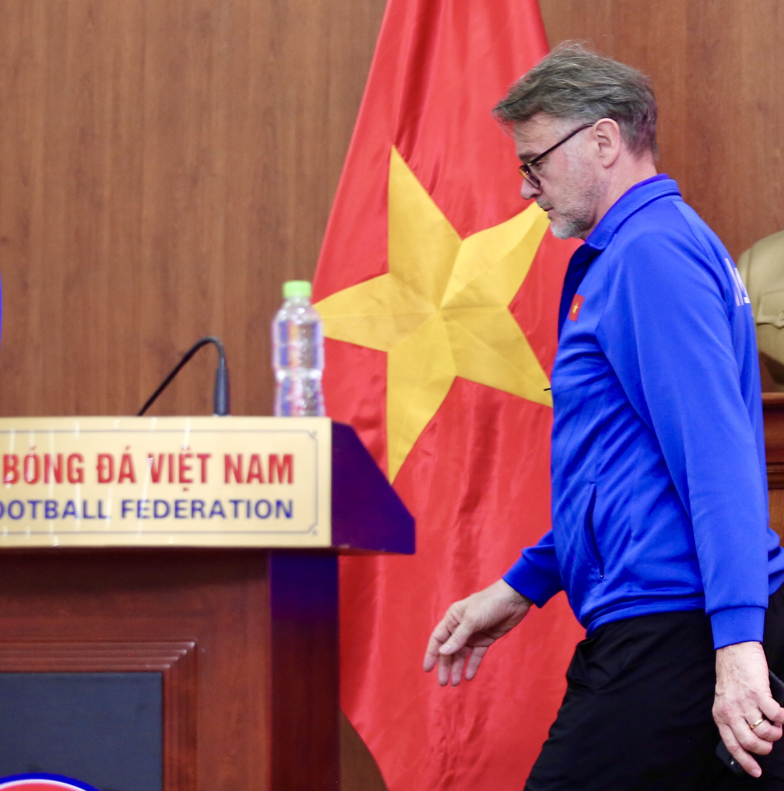 HLV Troussier chia tay đội tuyển Việt Nam sau ngày 26.3