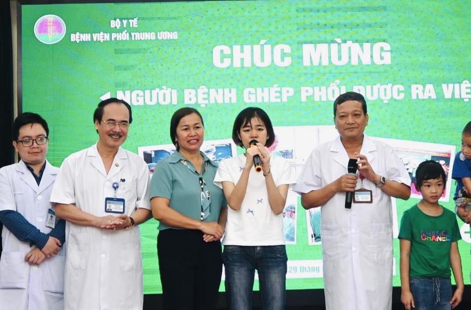 Nữ sinh viên được ghép phổi: 'Cháu sẽ sống một cuộc đời thật tốt'- Ảnh 1. Nữ sinh viên được ghép phổi: 'Cháu sẽ sống một cuộc đời thật tốt'- Ảnh 1.