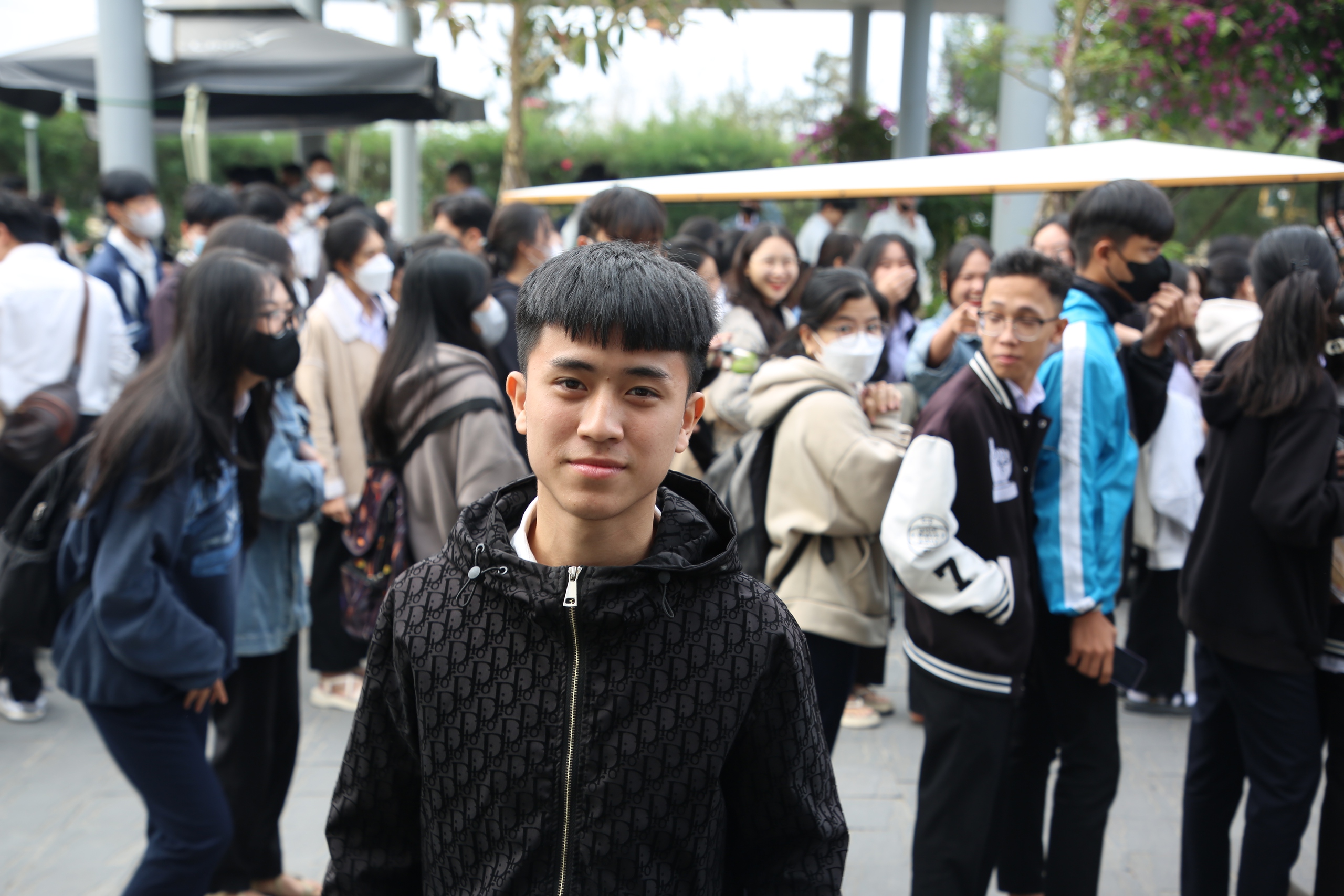 Tư vấn mùa thi tại Quảng Nam: Học sinh háo hức đến sớm nhờ những chuyến xe- Ảnh 7.