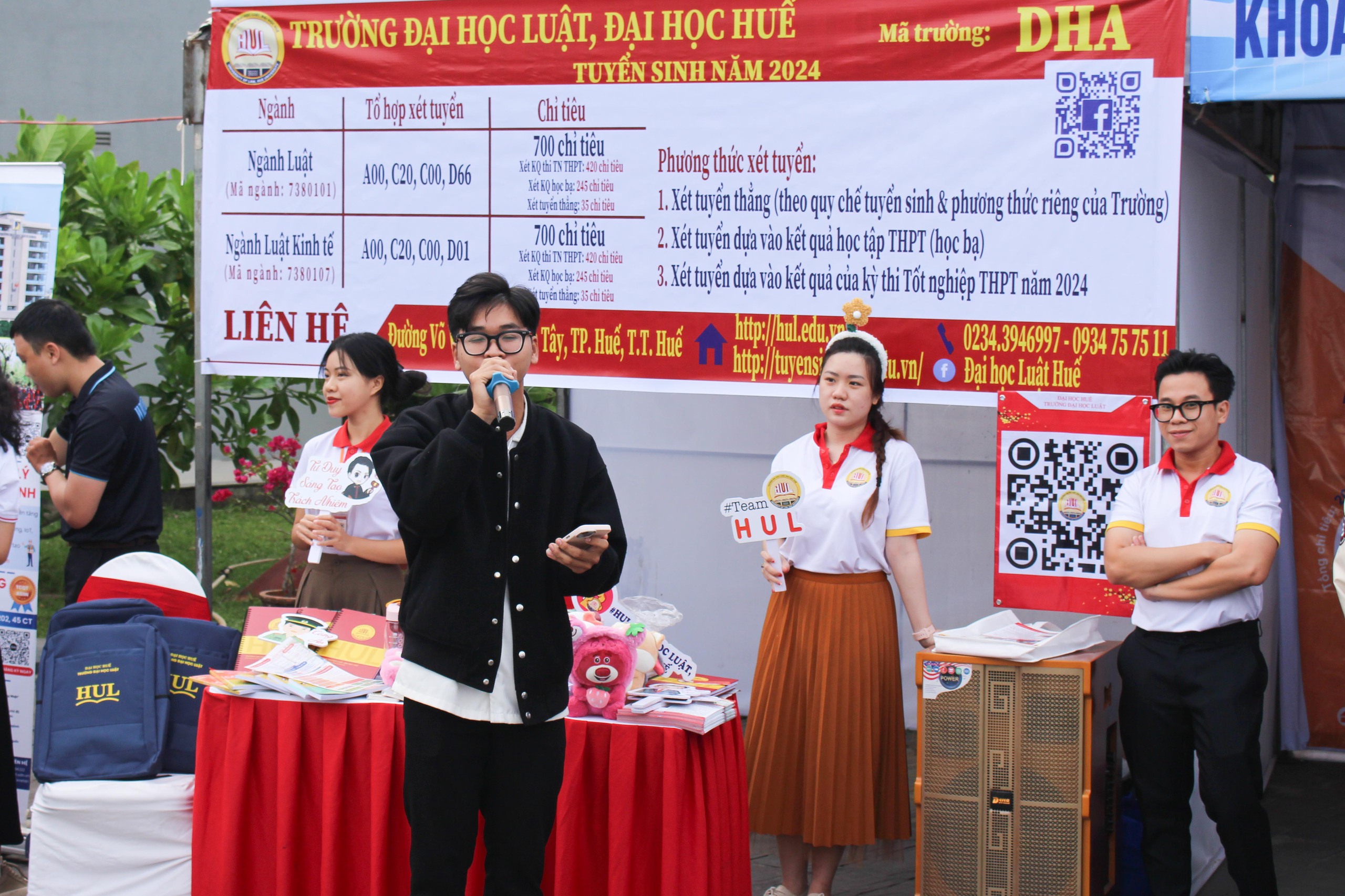 Tư vấn mùa thi: Hơn 2.000 học sinh Quảng Nam thích thú xếp hàng trải nghiệm- Ảnh 6.