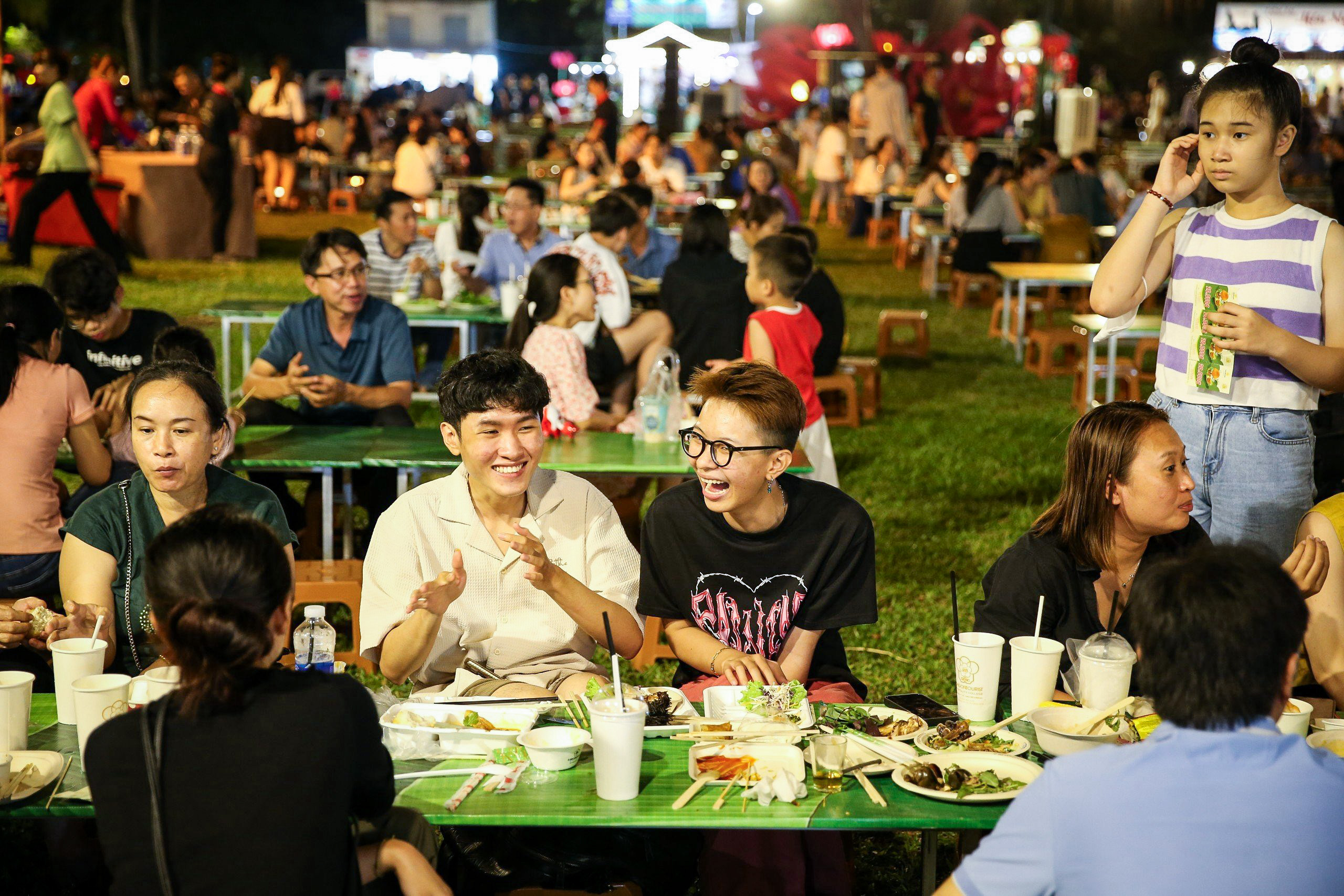 Cận cảnh món ngon vùng miền: thực khách ‘quên lối về’ ở lễ hội ẩm thực Việt- Ảnh 1.