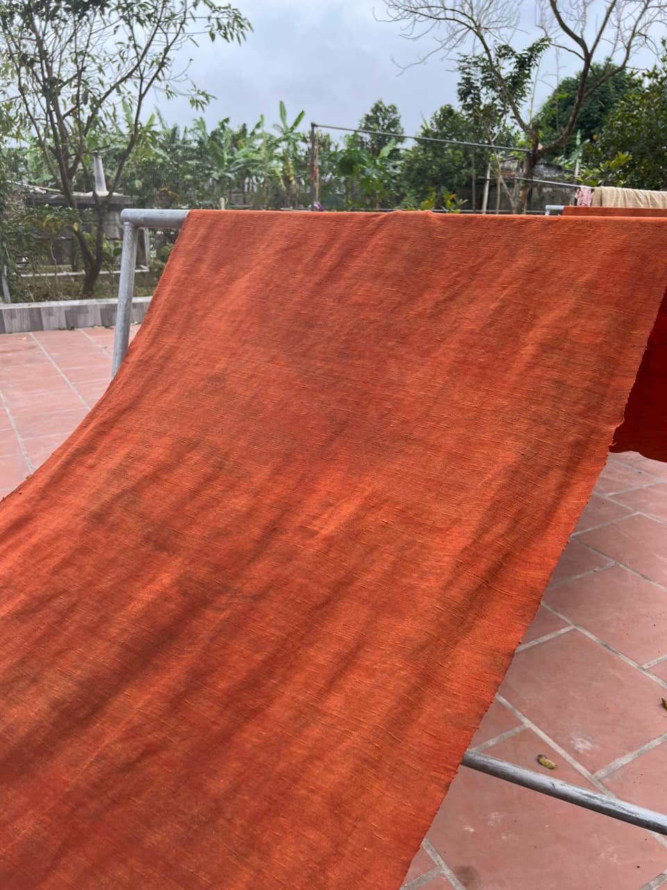 Trang phục vải lá dứa, vải gai của Việt Nam ghi dấu sàn diễn quốc tế- Ảnh 11.