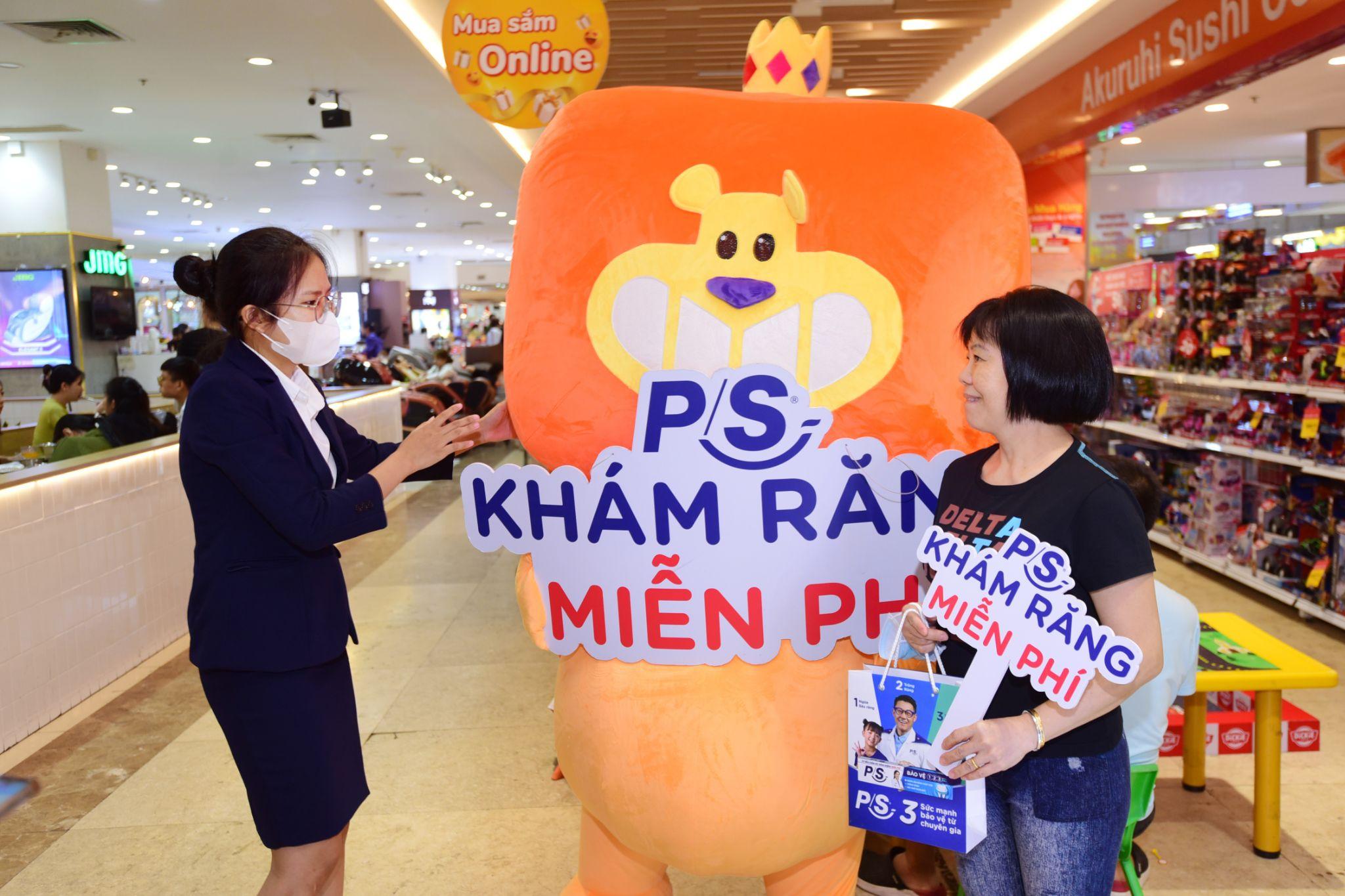 Поштові товари «Захисник посмішки» з’явилися у 35 супермаркетах Co.opmart по всій країні – Фото 2. 'Siêu nhân bảo vệ nụ cười' P/S xuất hiện tại 35 Siêu thị Co.opmart trên cả nước- Ảnh 2.