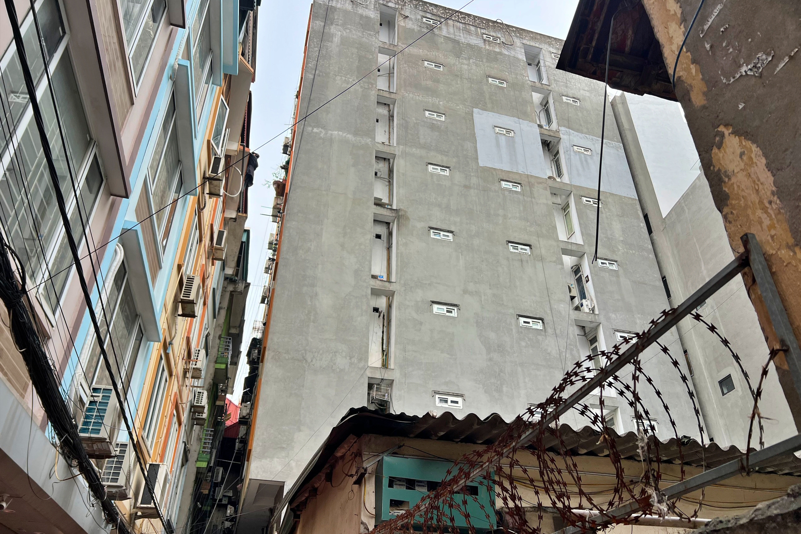 'Điểm mặt' những chung cư mini sai phép, vượt tầng ở nội thành Hà Nội- Ảnh 5.