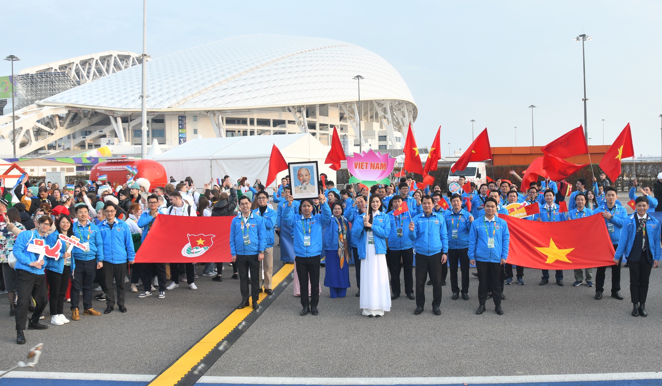 Buổi diễu hành ấn tượng của thanh niên Việt Nam với 180 quốc gia- Ảnh 1.