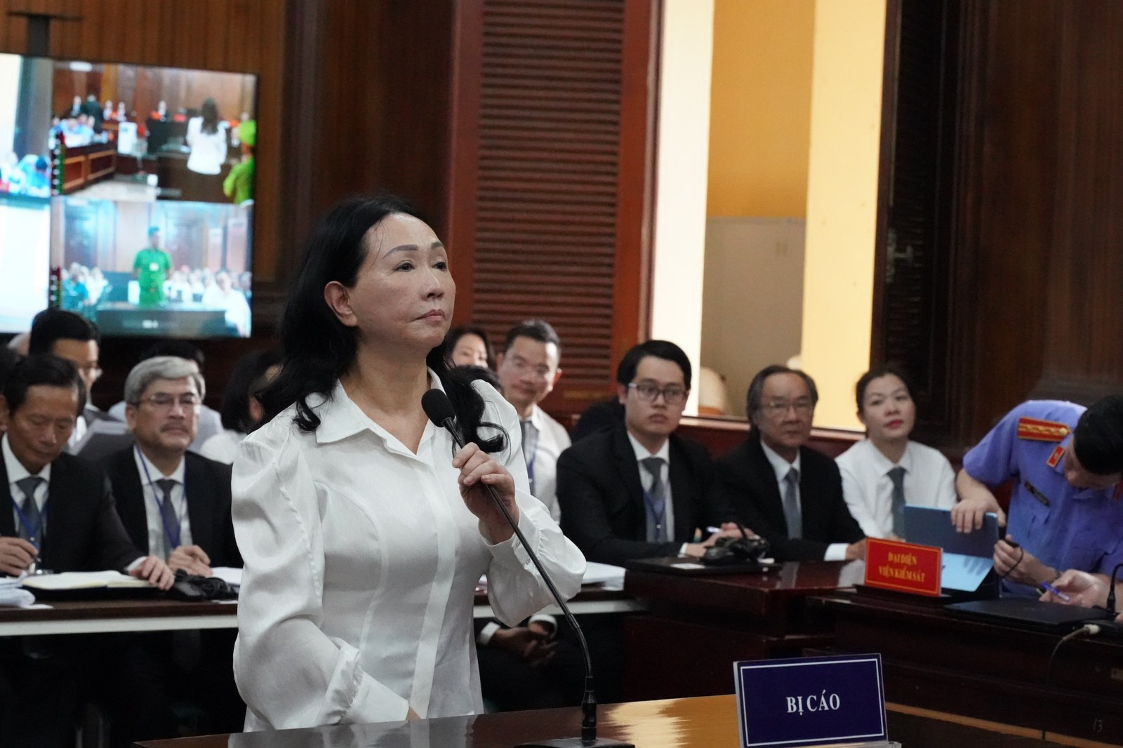 Xét xử vụ án Trương Mỹ Lan Vạn Thịnh Phát Bị cáo Trương Mỹ Lan 'tinh