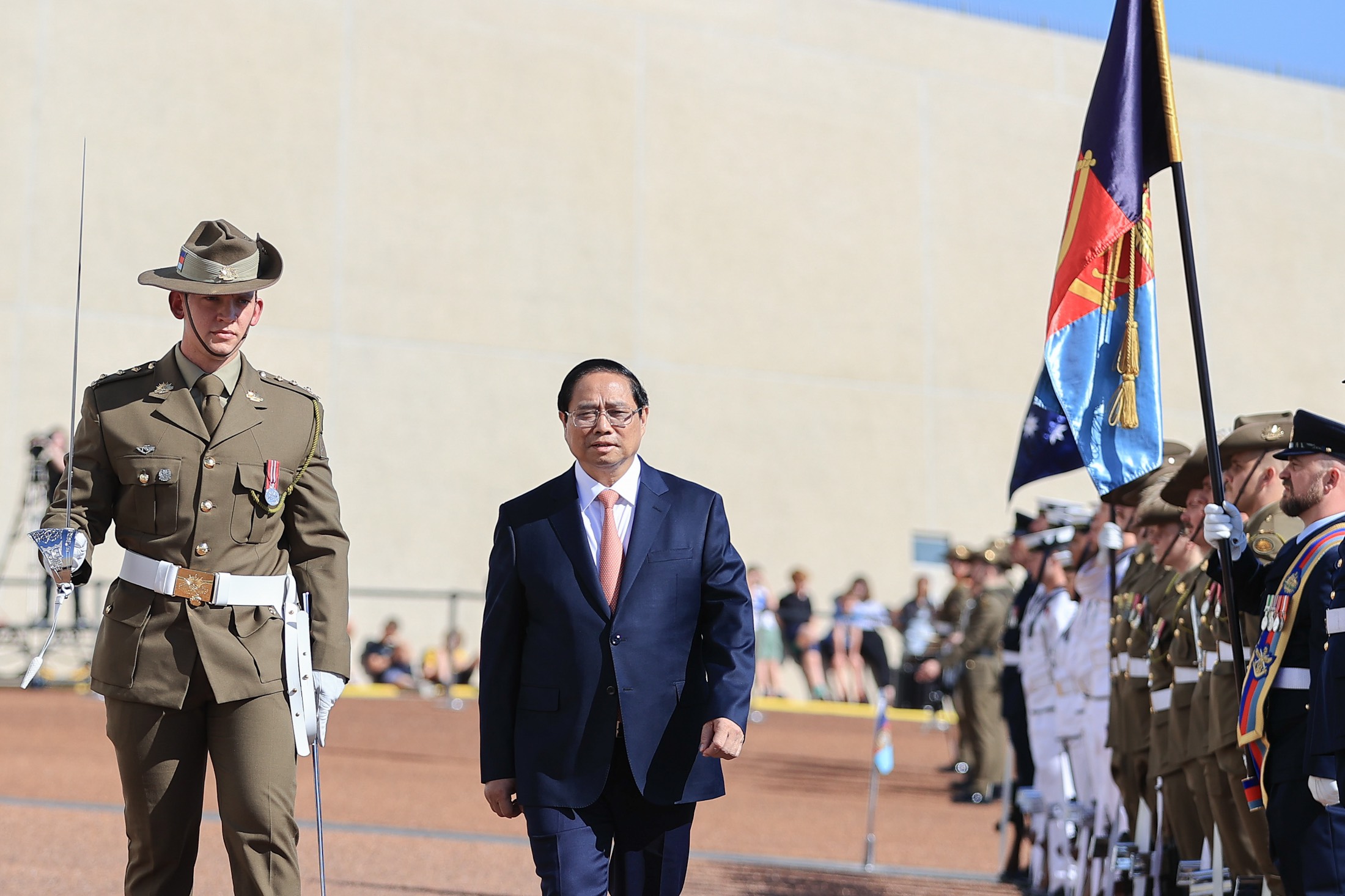 Úc bắn đại bác đón Thủ tướng Phạm Minh Chính theo nghi thức cao nhất- Ảnh 3.
