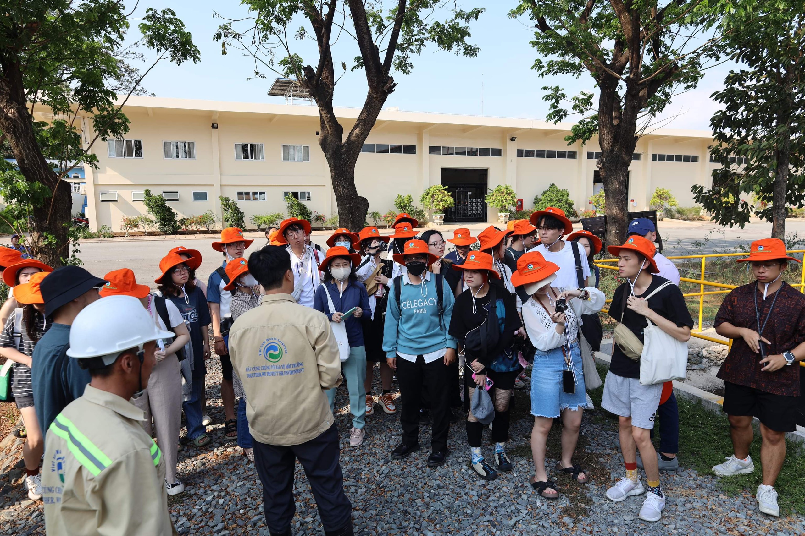 香港大學學生參觀大福廢棄物處理中心 - 照片六。