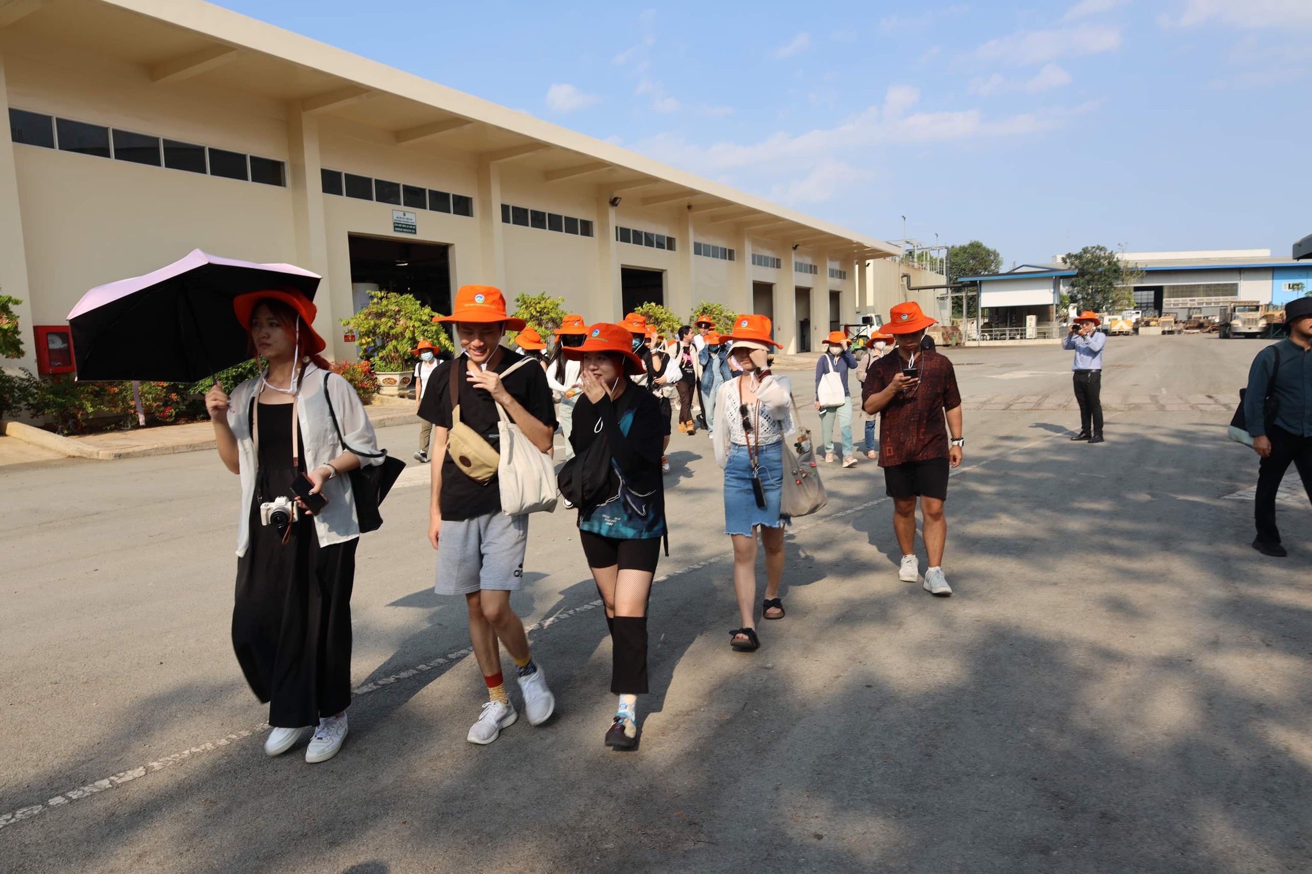 香港大學學生參觀大福廢棄物處理中心 - 照片2。
