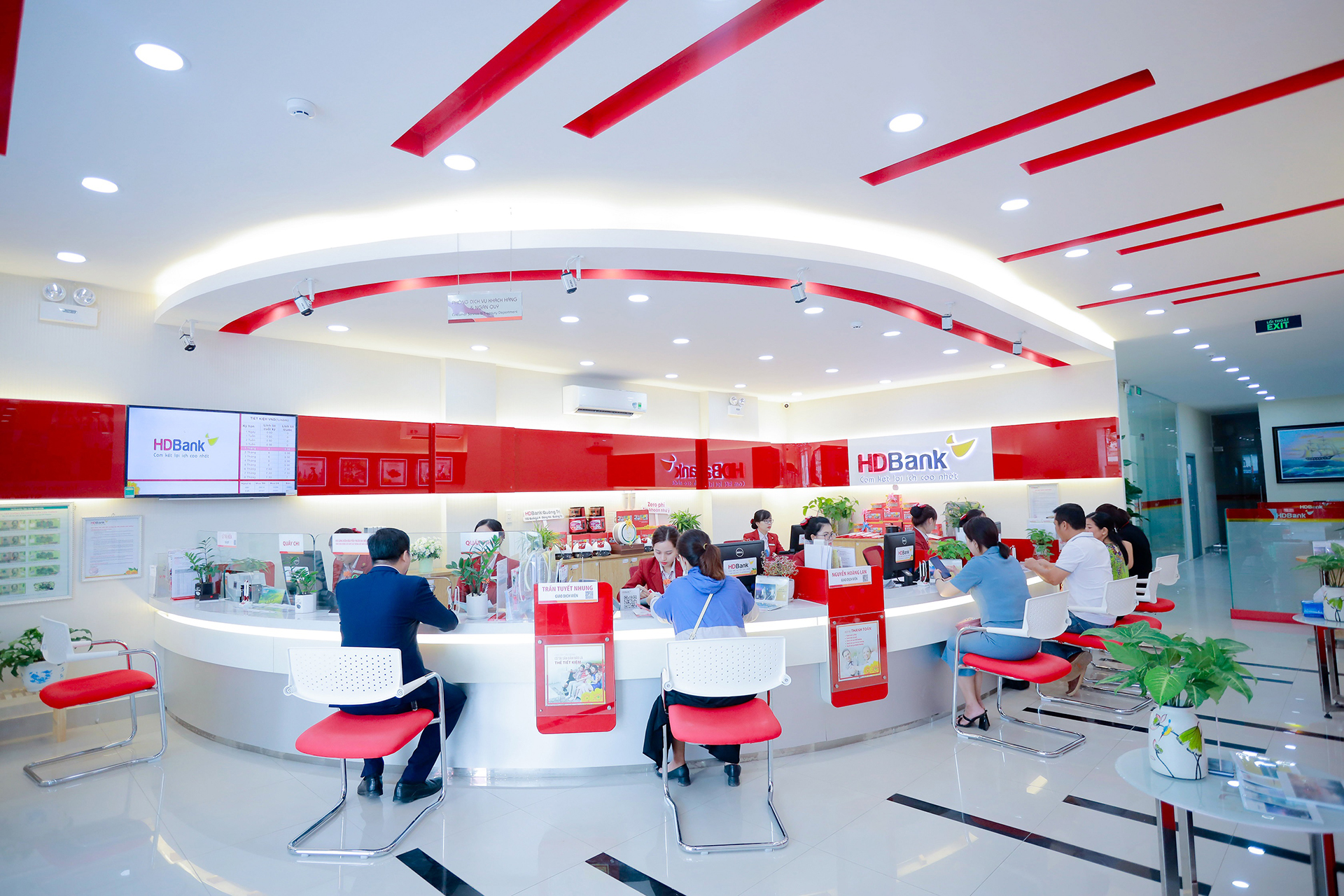 Gần 3,4 tỉ cổ phiếu ngân hàng được 'lăn chốt' trả cổ tức trong tuần này- Ảnh 1. Gần 3,4 tỉ cổ phiếu ngân hàng được 'lăn chốt' trả cổ tức trong tuần này- Ảnh 1.