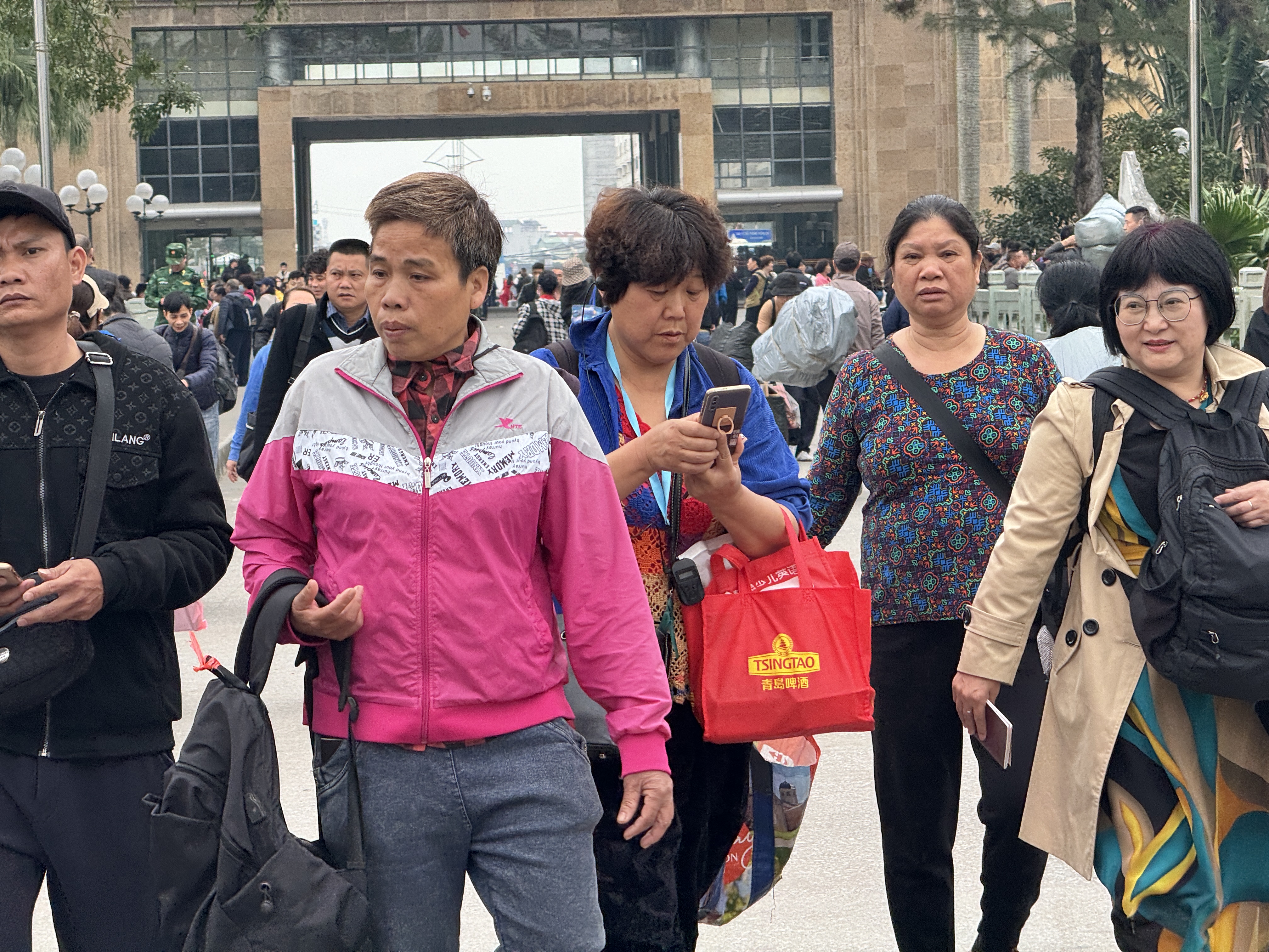 Hàng vạn khách Trung Quốc vào Việt Nam qua Cửa khẩu quốc tế Móng Cái- Ảnh 5.