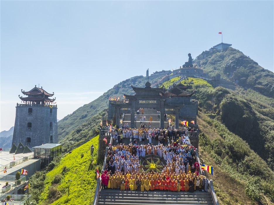 Linh thiêng đại lễ cầu quốc thái dân an trên đỉnh Fansipan- Ảnh 8.