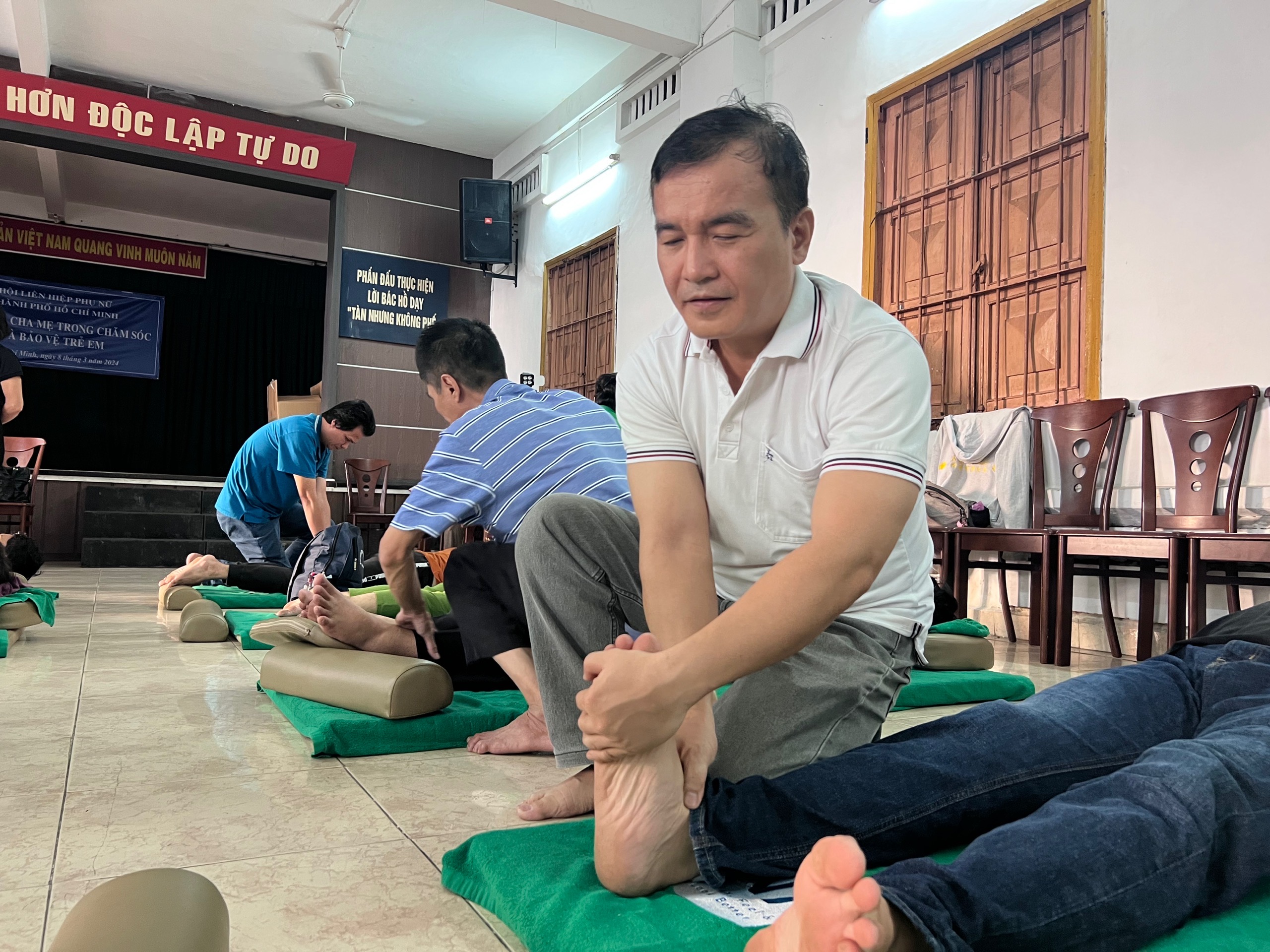 Khoảng trống vô hình khi không còn hội người mù quận, huyện - Ảnh 1.