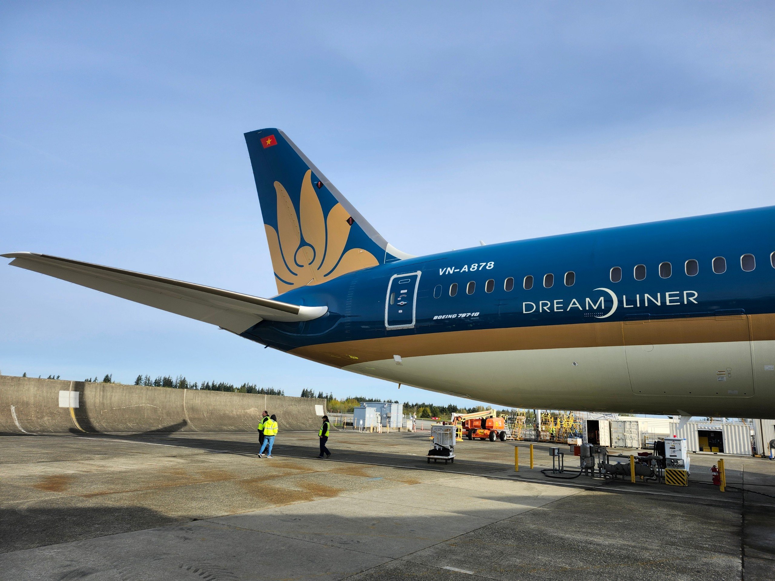 Dreamliner 787-10 có kích thước lớn nhất trong gia đình Boeing 787 với chiều dài trên 68 mét, tải trọng thương mại là 56 - 60 tấn với tầm bay tối đa là 11.910 km