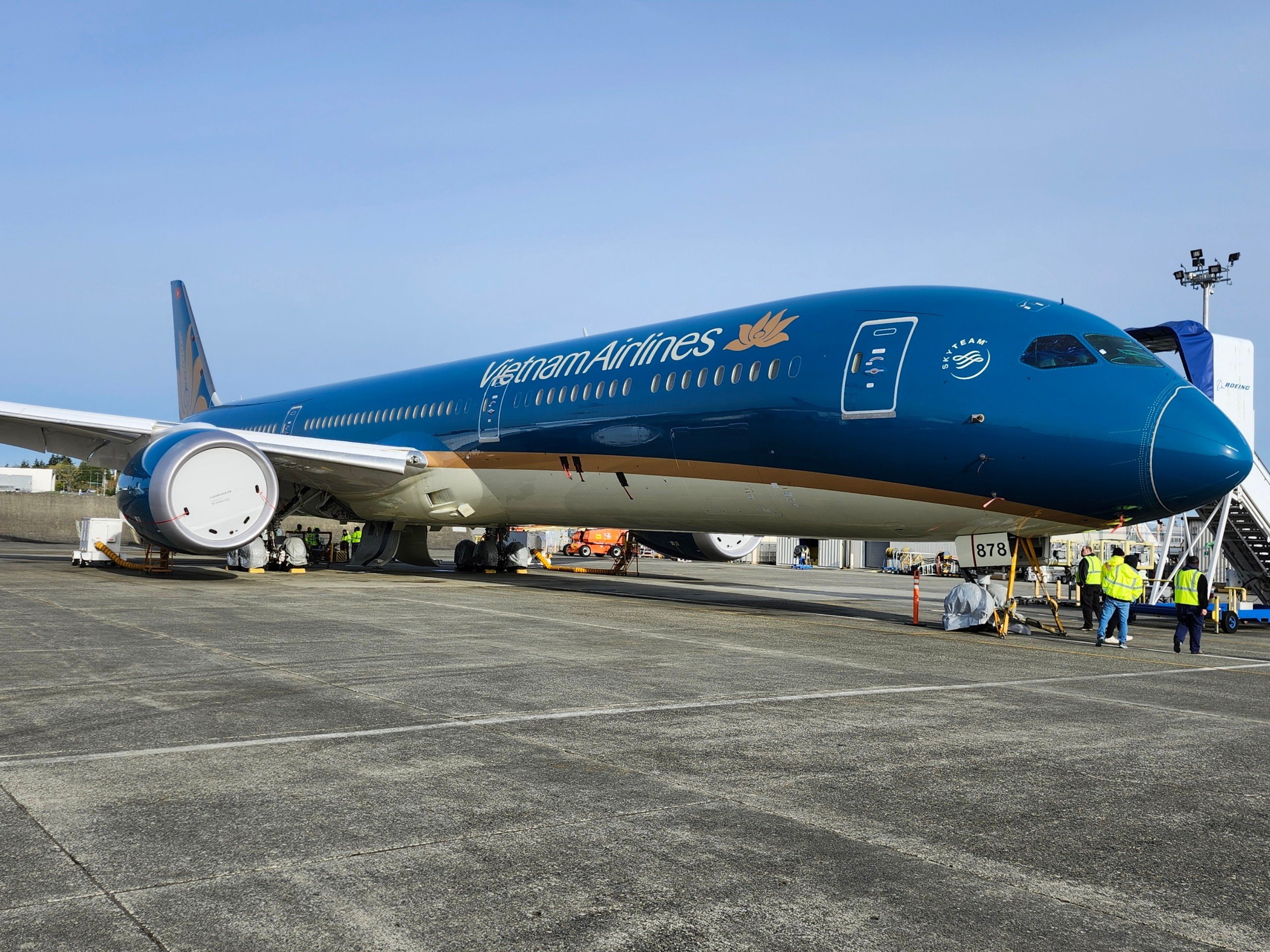 Máy bay Boeing 787-10 mới mang số hiệu đăng ký VN-A878