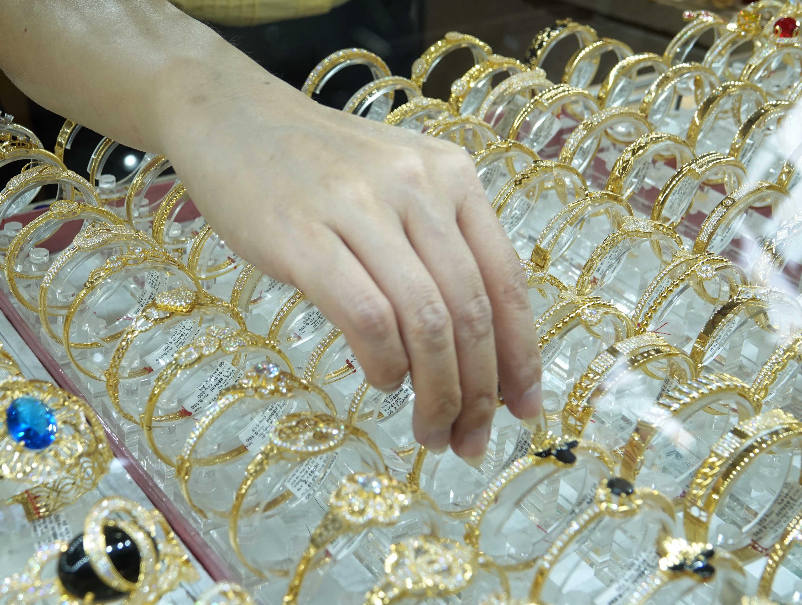 Giá vàng hôm nay 23.3.2025: Vàng nhẫn đắt hơn vàng miếng 1,2 triệu đồng- Ảnh 1. Giá vàng hôm nay 23.3.2025: Vàng nhẫn đắt hơn vàng miếng 1,2 triệu đồng- Ảnh 1.