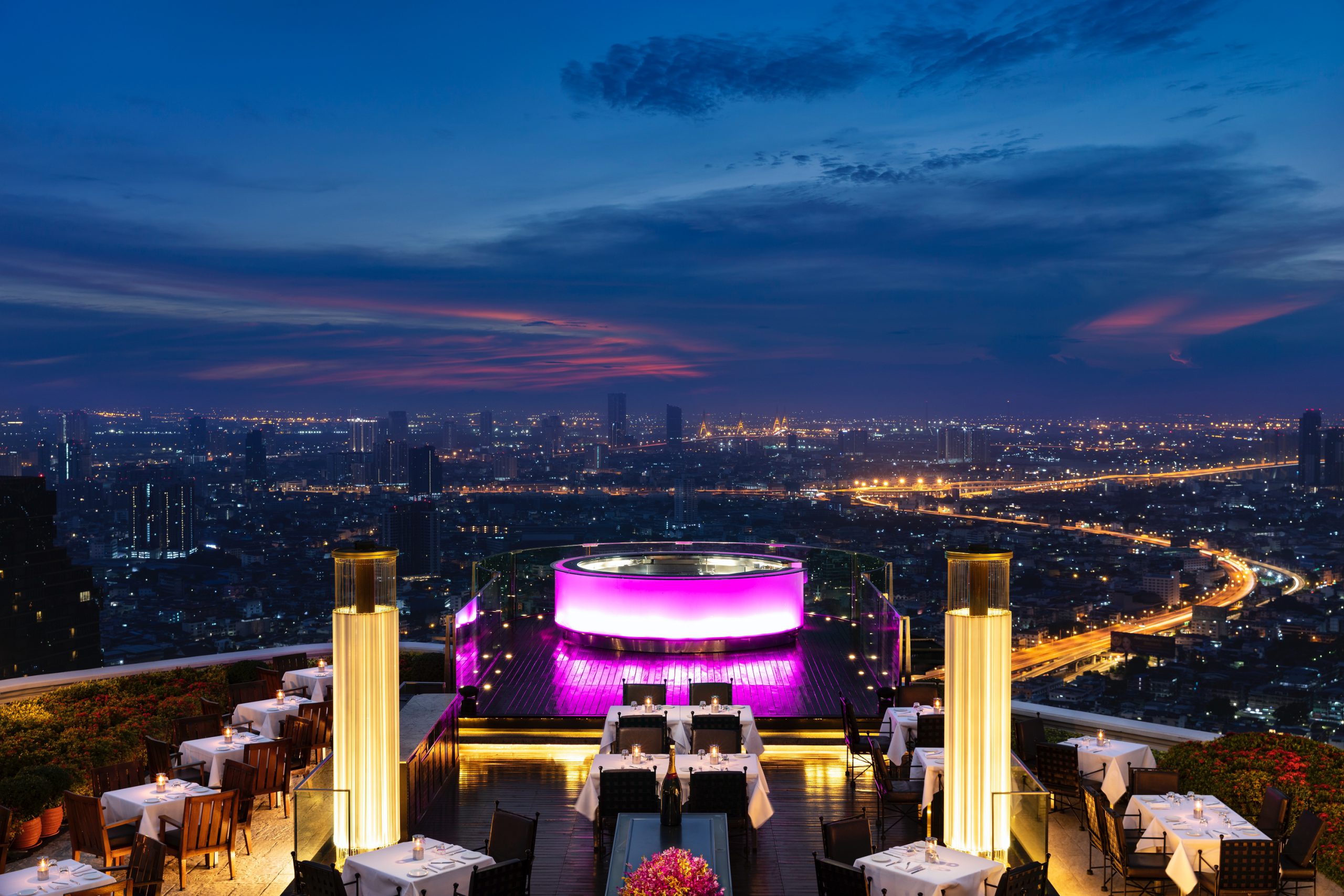 5 quán sky bar tại Bangkok nổi tiếng dành cho giới trẻ 'quẩy tới bến'