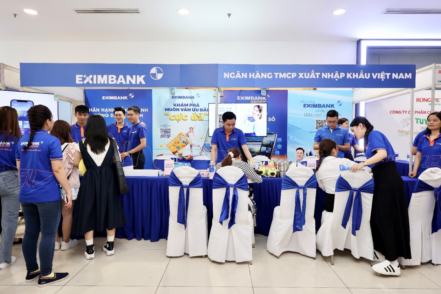 Eximbank tài trợ học bổng trị giá 300 triệu đồng cho Đại học Kinh tế TP.HCM- Ảnh 3.