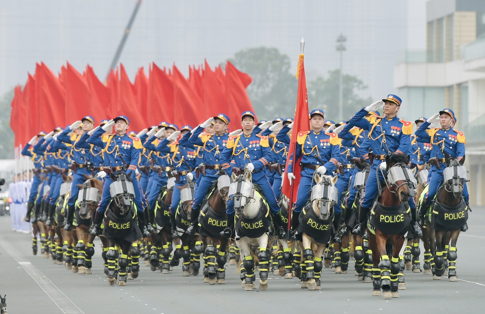 5.000 Cảnh sát cơ động phô diễn sức mạnh mừng ngày truyền thống và đón nhận danh hiệu anh hùng- Ảnh 7.